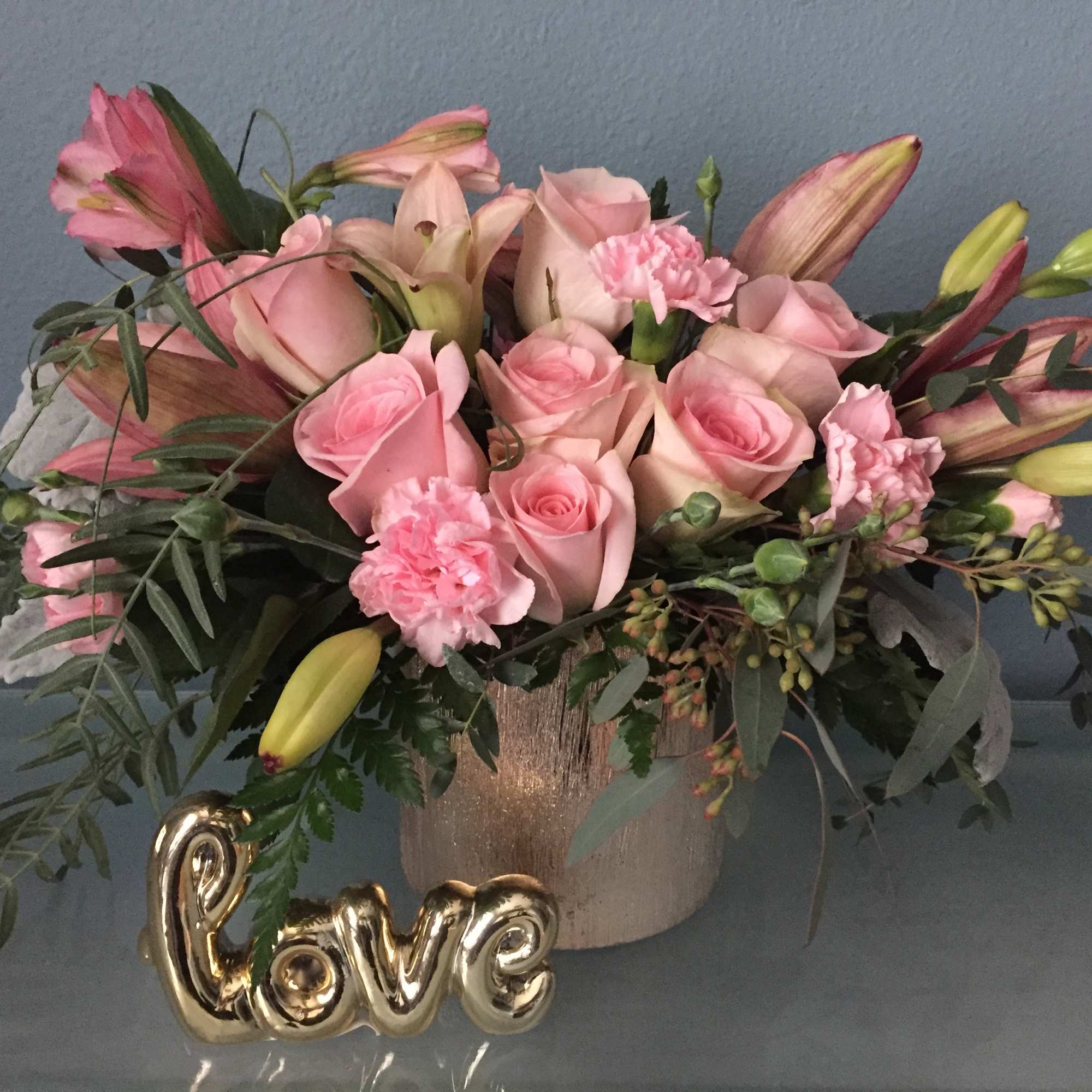 Just fabulous! From its perky rose color gold cube and perfect pink