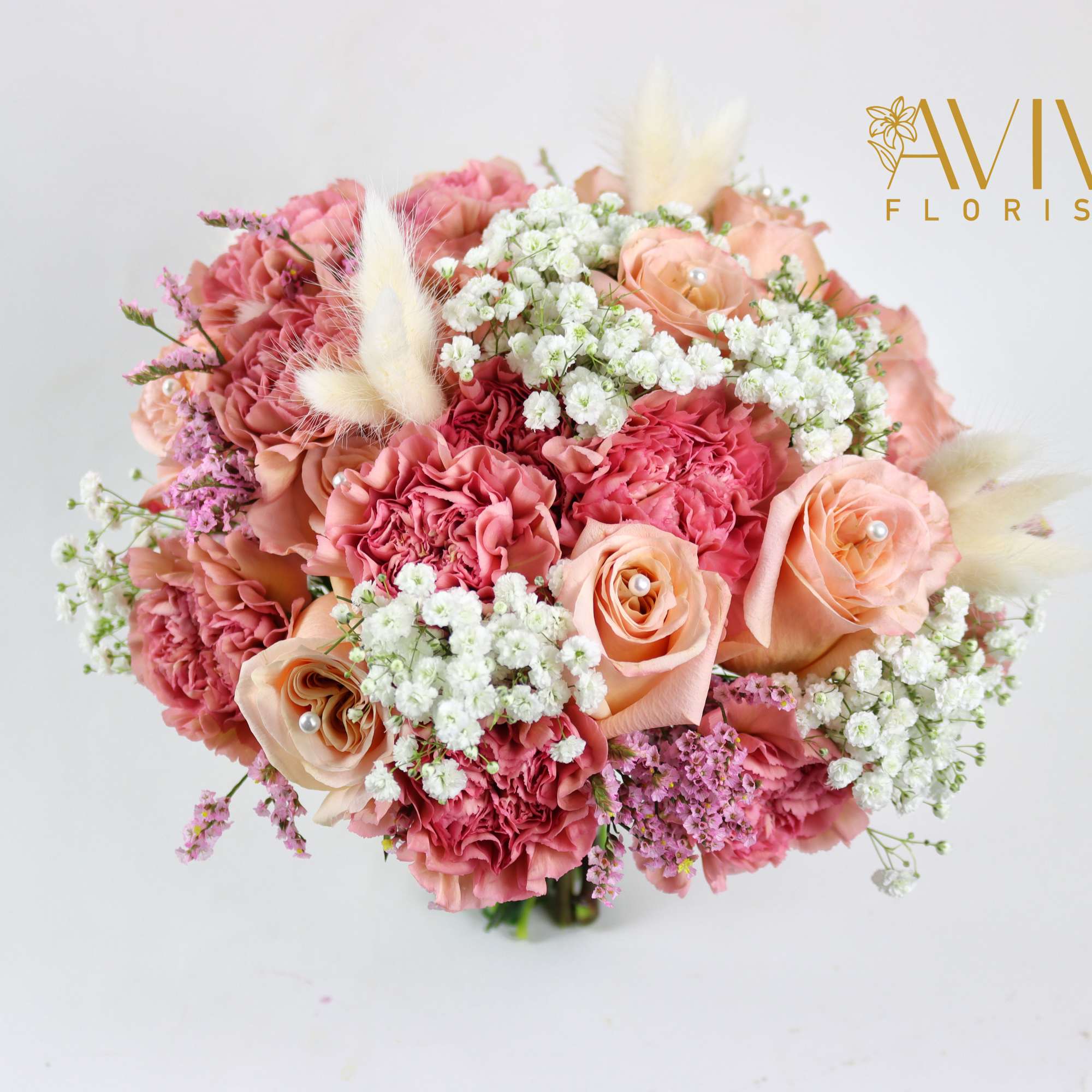 Wedding Party/Quinceanera Flowers:
We will make your bridal bouquet just what you have