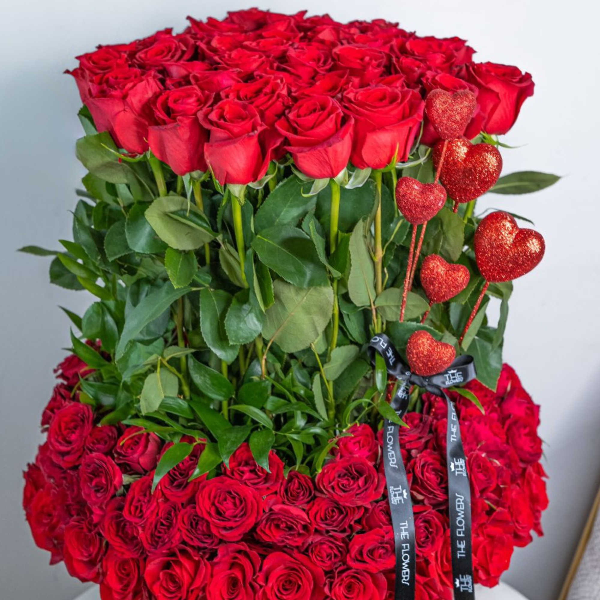 A luxurious gift with notes of love, romance and happiness. Such a