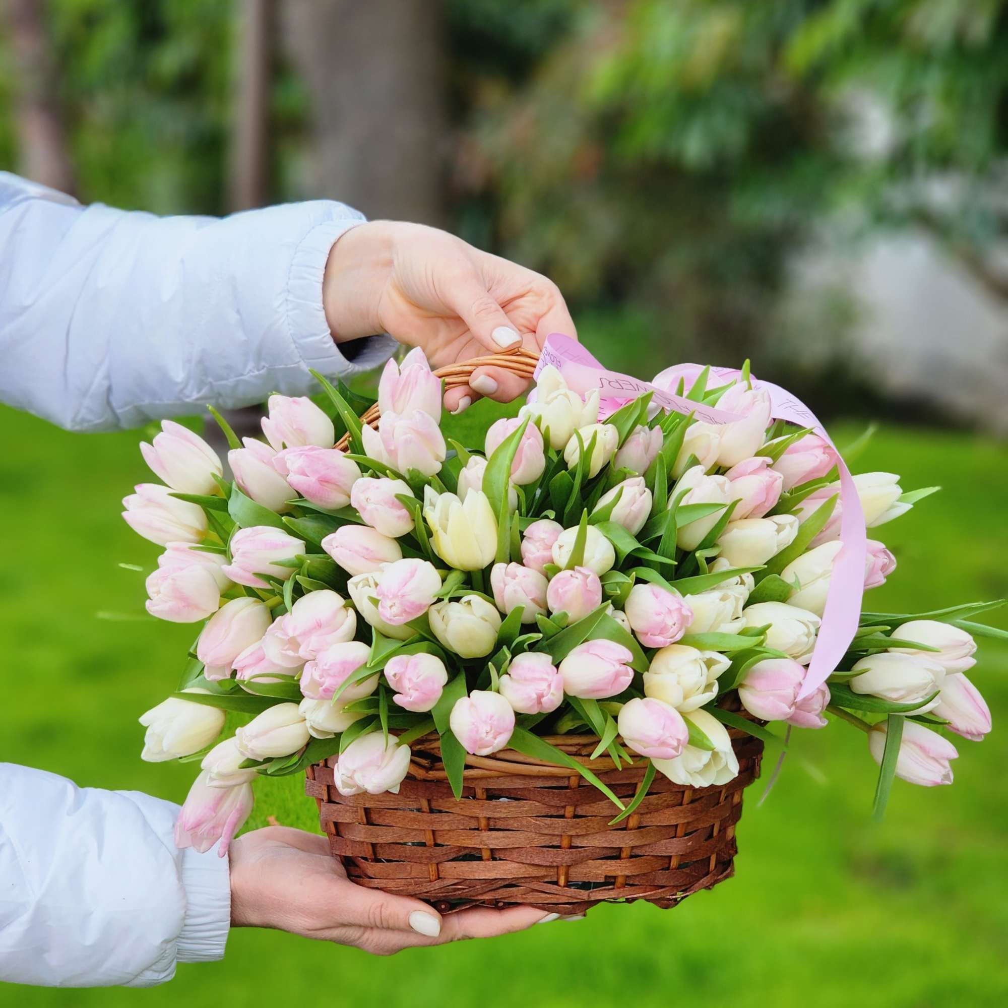 Florists believe that tulips are one of the most romantic flowers, as