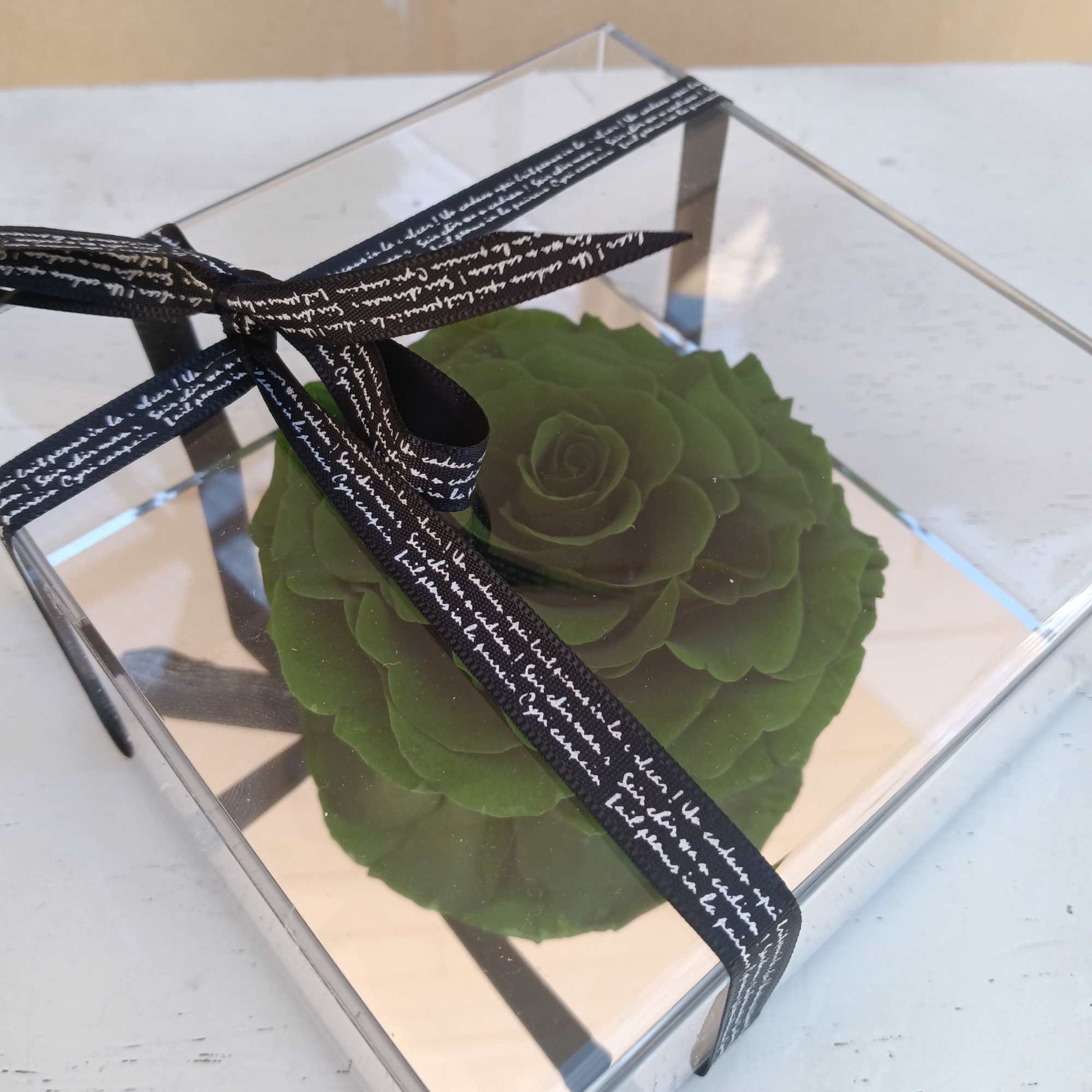 real roses preserved to last two plus years.

Comes decorative box 