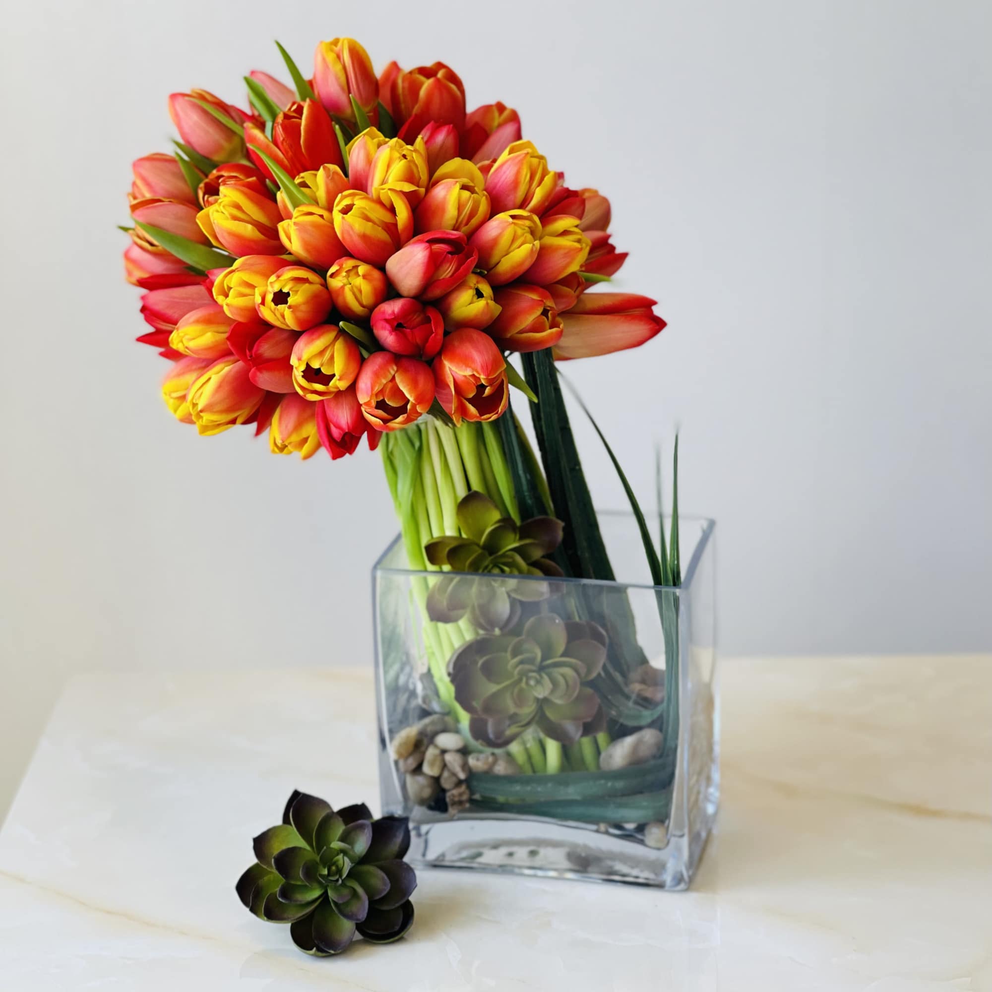 Express your love and affection with our stunning Endless Summer flower bouquet.