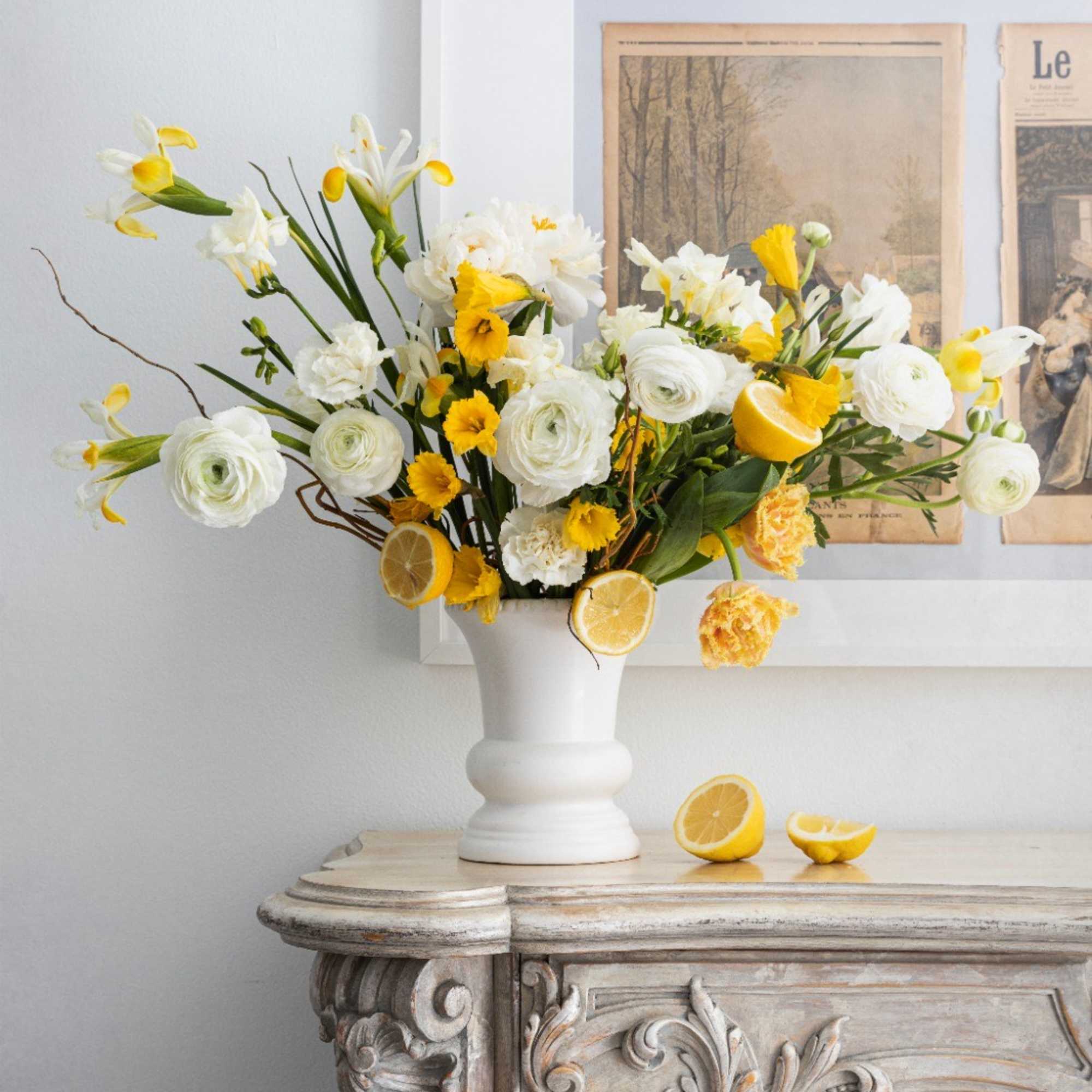 most favorable mix of flowers that every woman wishes. will be delivered