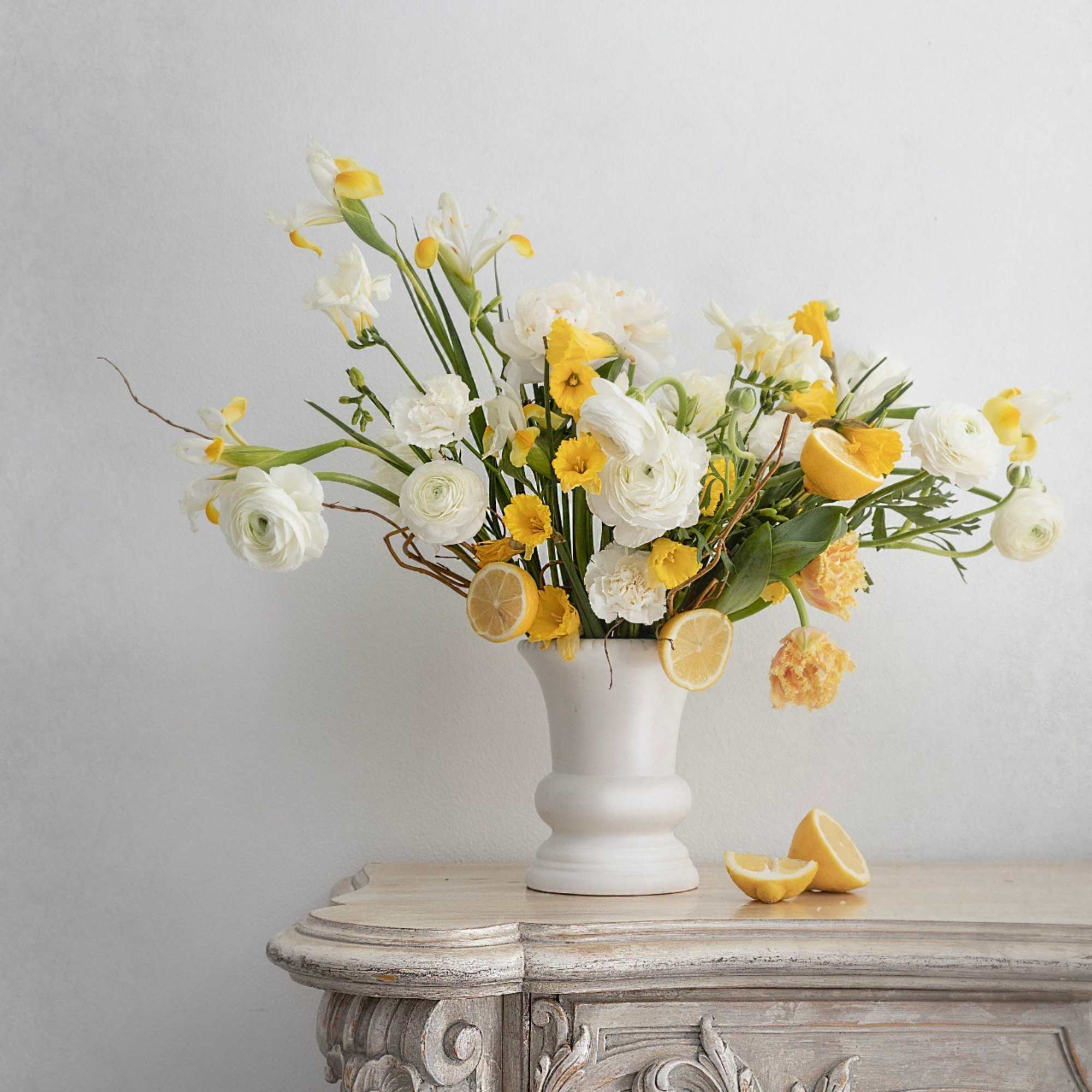 most favorable mix of flowers that every woman wishes. will be delivered