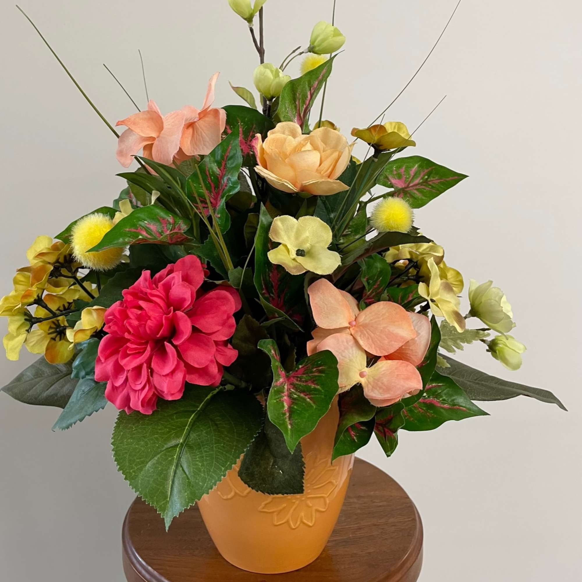 All-around silk arrangement All-around silk arrangement