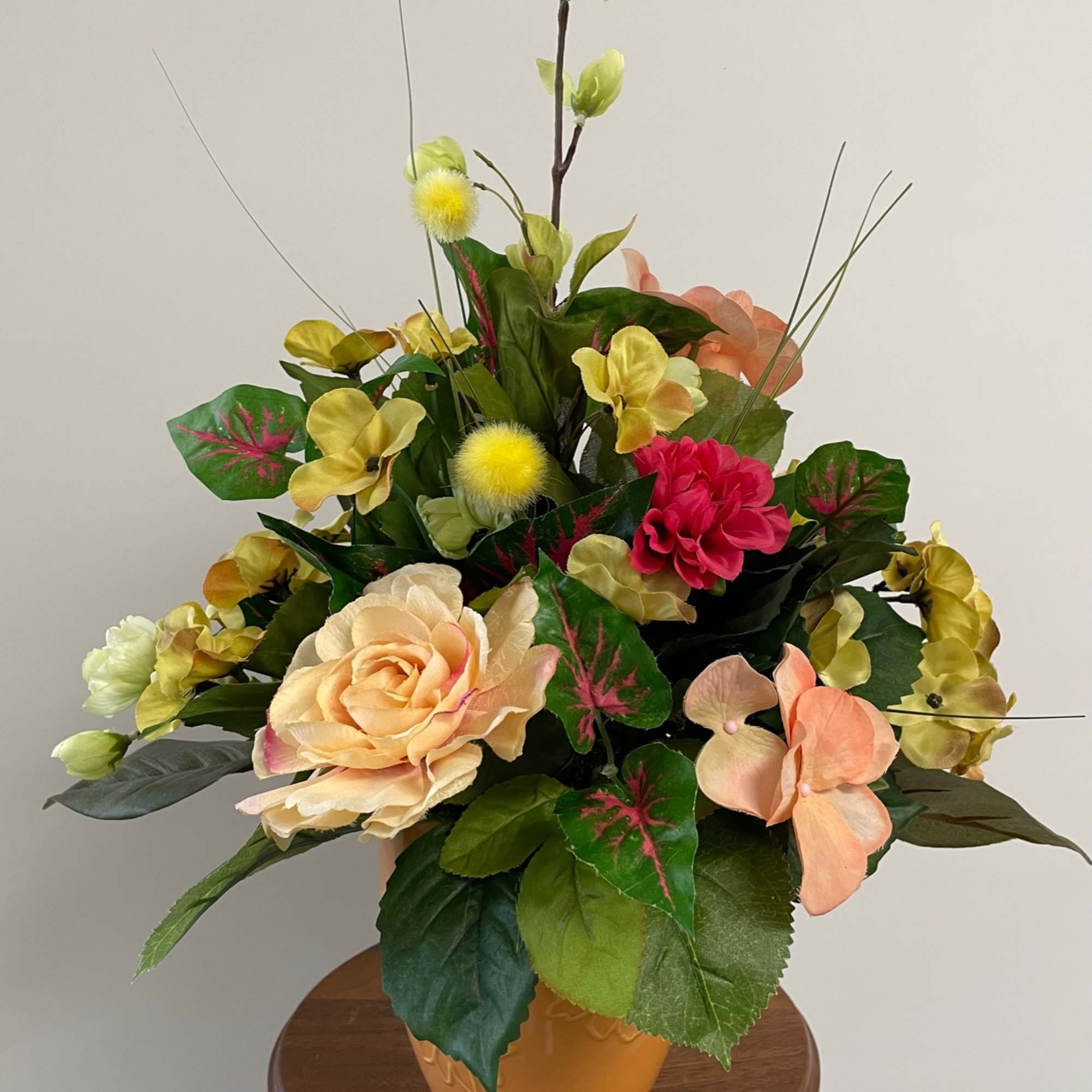 All-around silk arrangement All-around silk arrangement