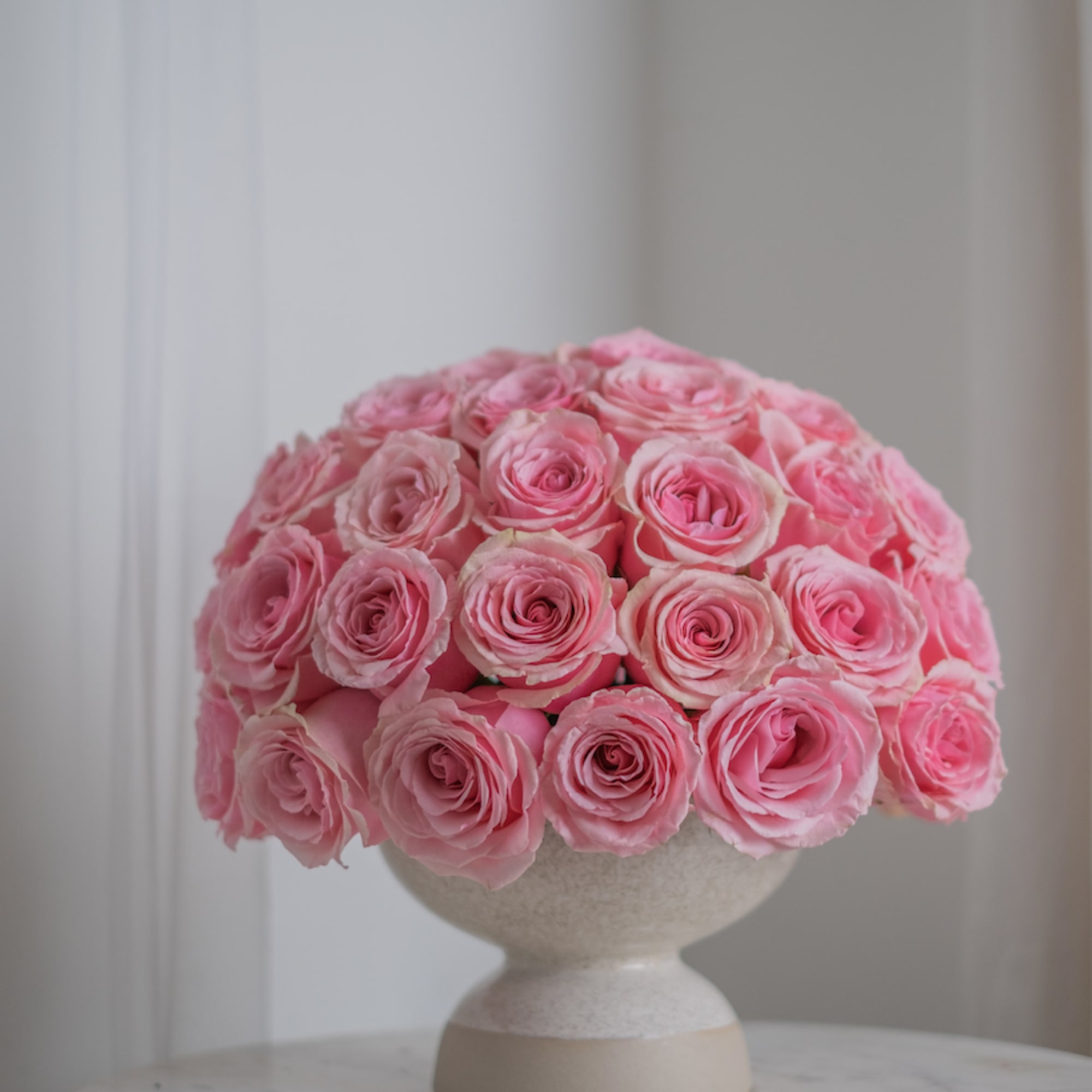 Pink roses are a symbol of tenderness, elegance and sophistication. A bouquet