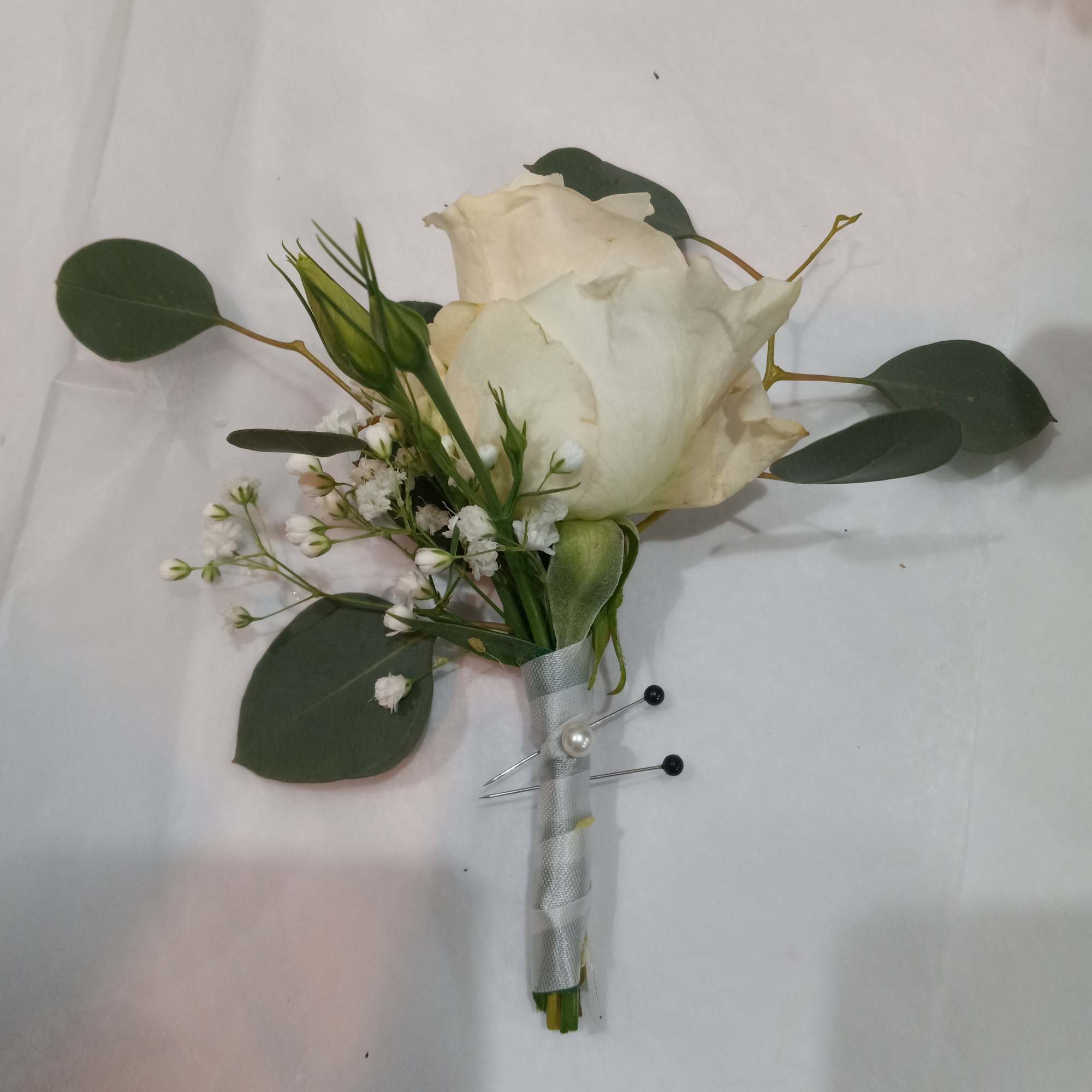 Beautiful boutonnieres for the proms or weddings 