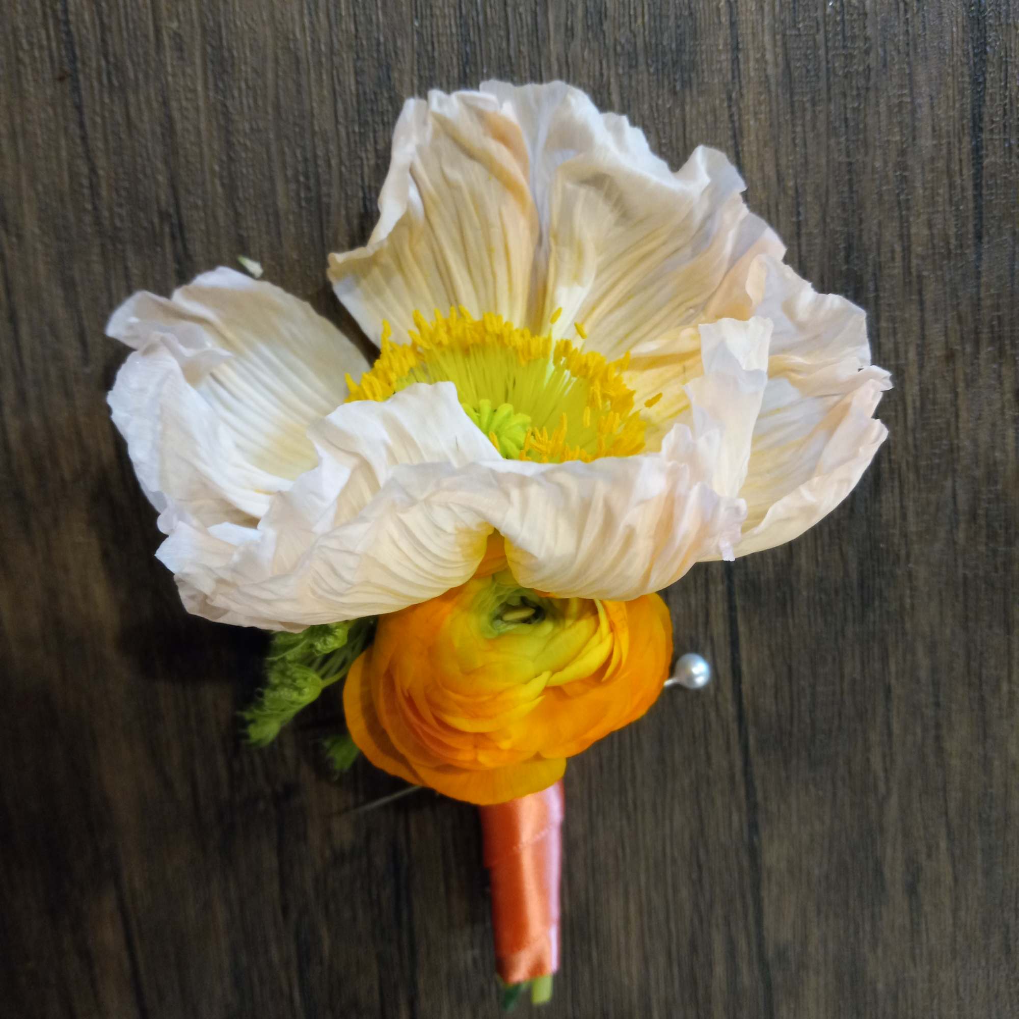 Beautiful boutonnieres for the proms or weddings 