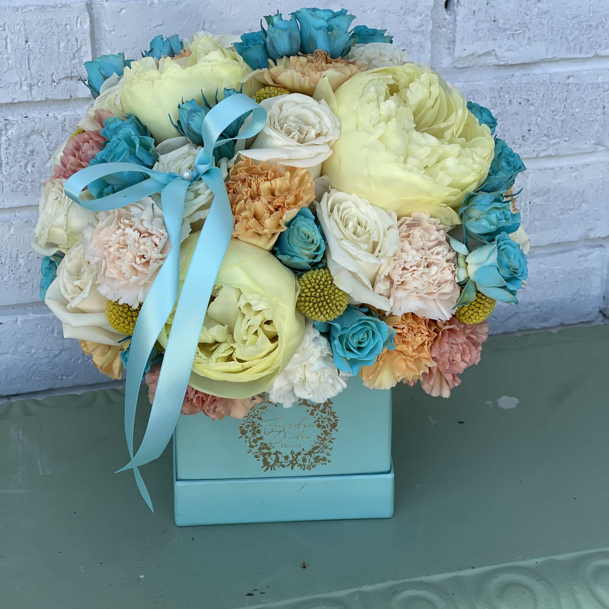 The Tiffany Delight bloom box in Kenner, LA | Jardin D'eden Florist