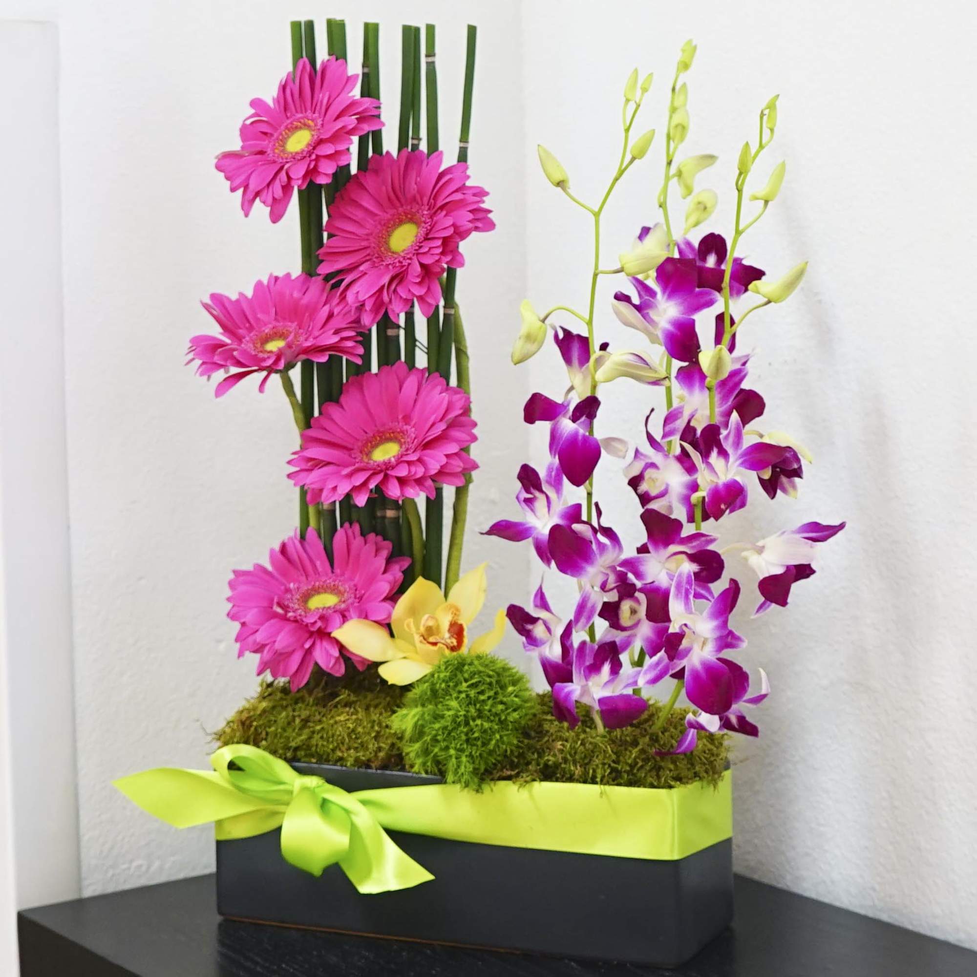 One sided trellis. Approx. size: 18&quot; tall by 12&quot;wide
** Ceramic color may