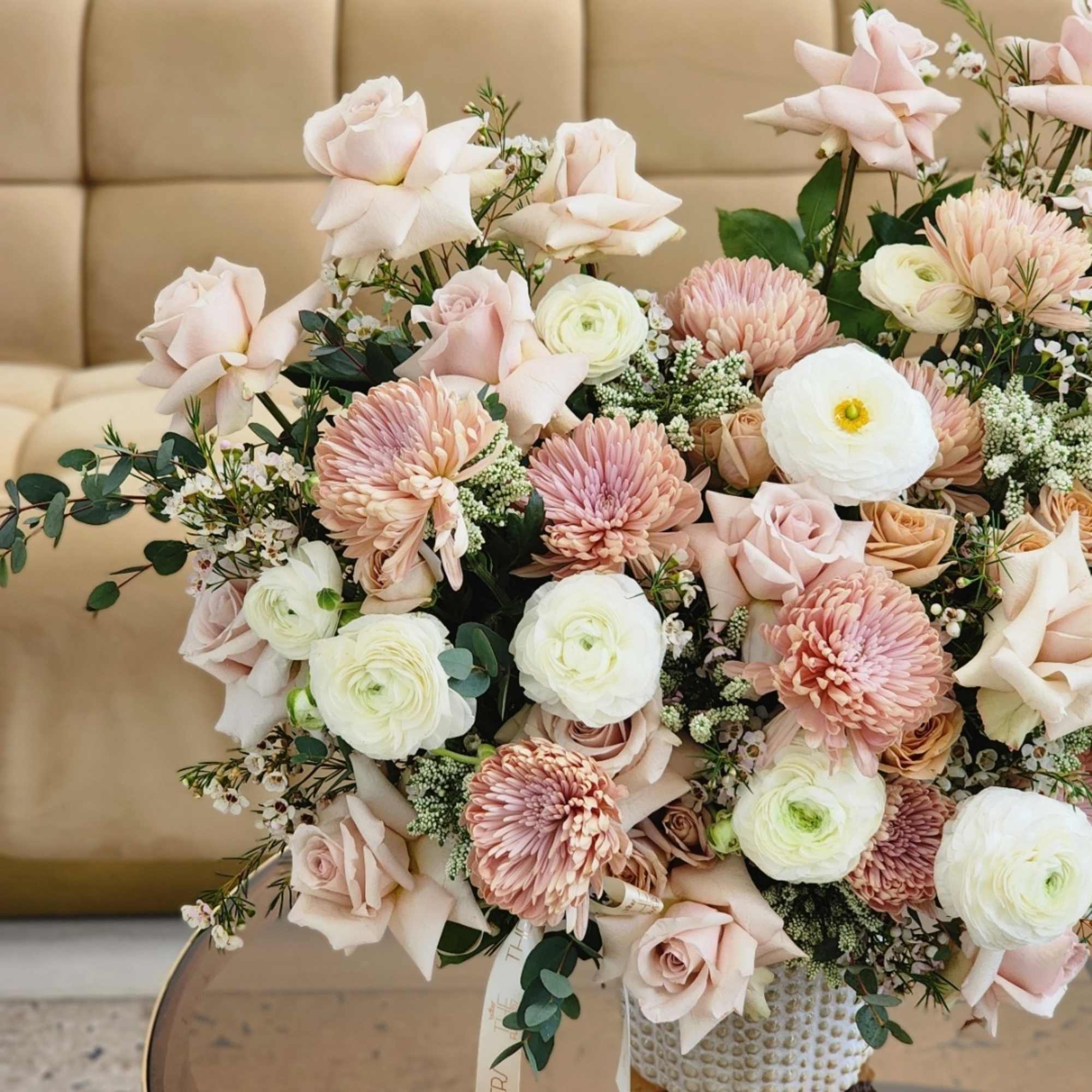 The incredible beauty of QUICKSAND roses will conquer any woman. They look