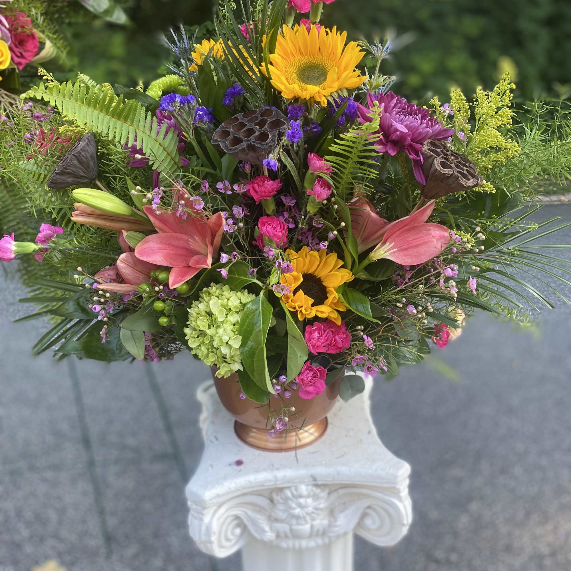 Celebrate a loved ones life with the beautiful Sunshine Celebration which will