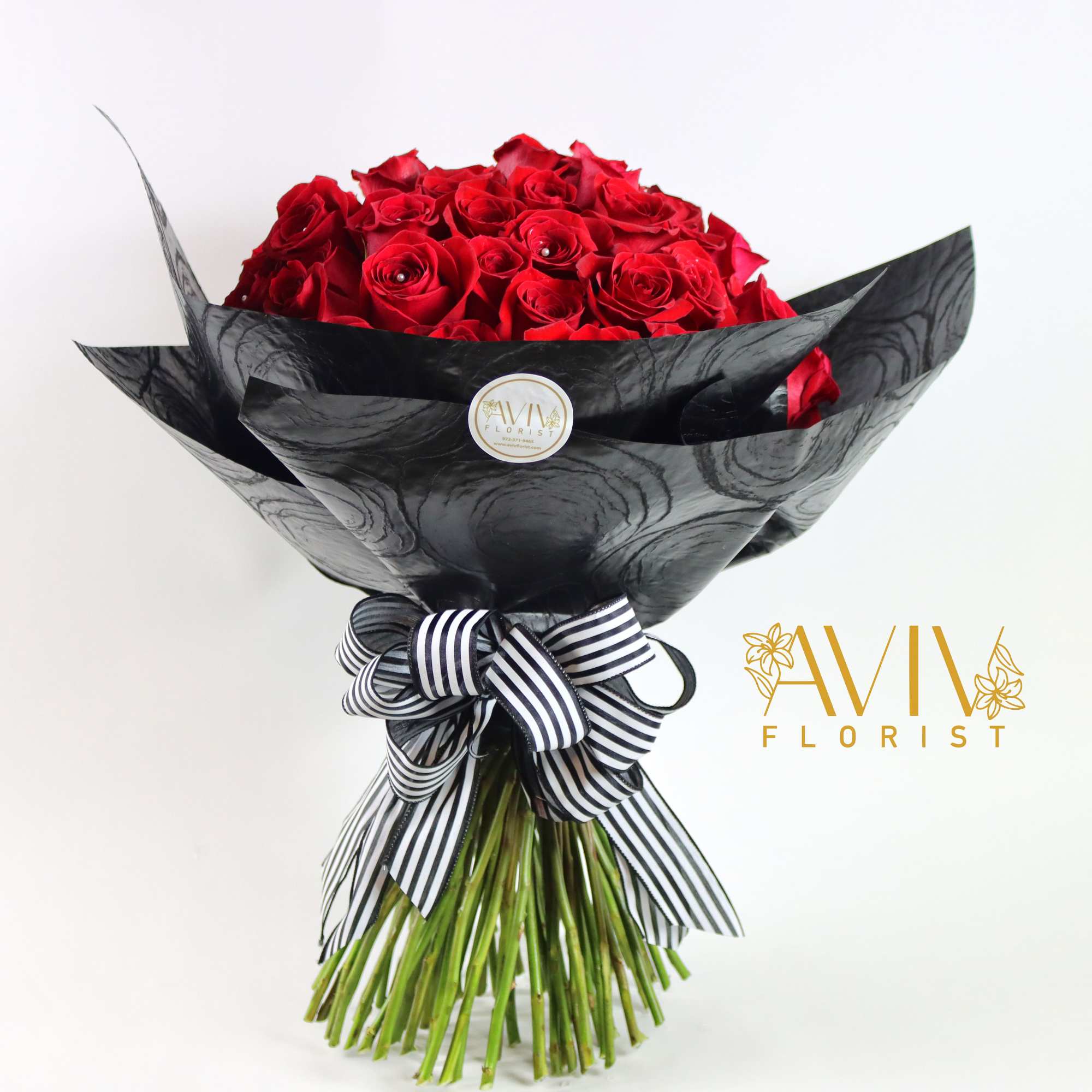 In Western culture, a 100-rose bouquet is seen as the ultimate romantic