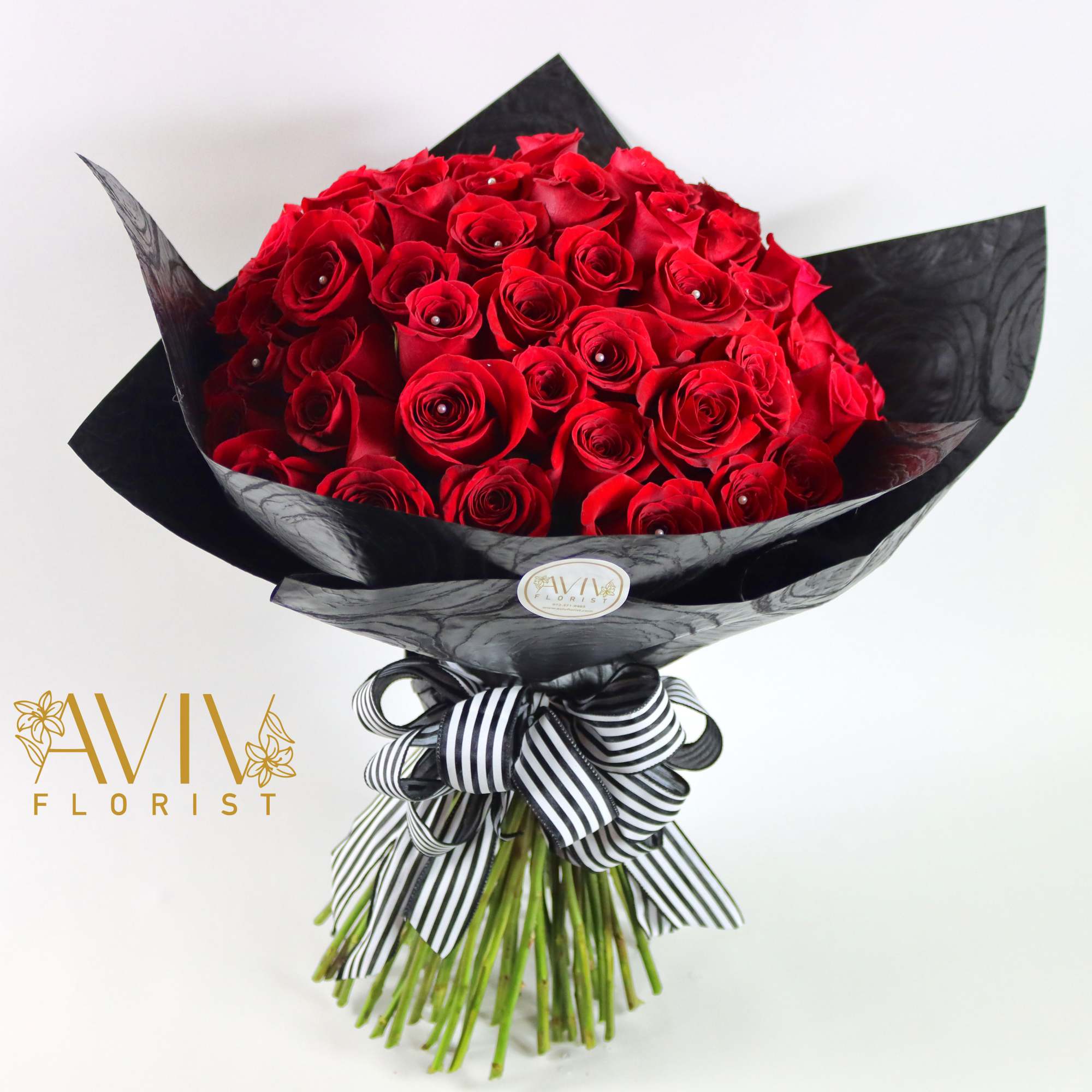 In Western culture, a 100-rose bouquet is seen as the ultimate romantic