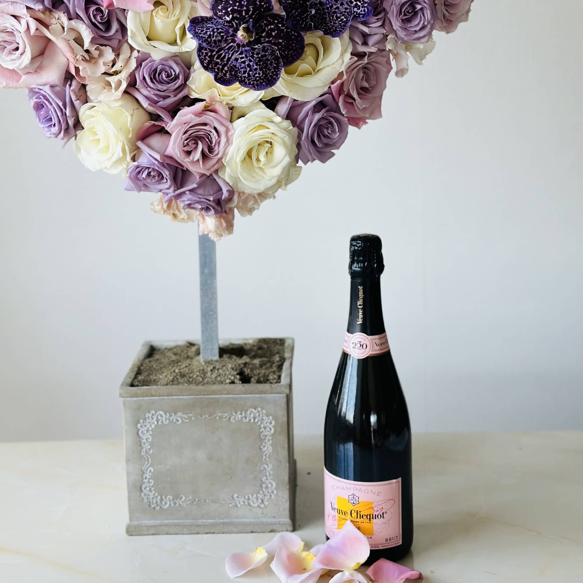 Express your love and affection with our Love bouquet of luxury flowers.