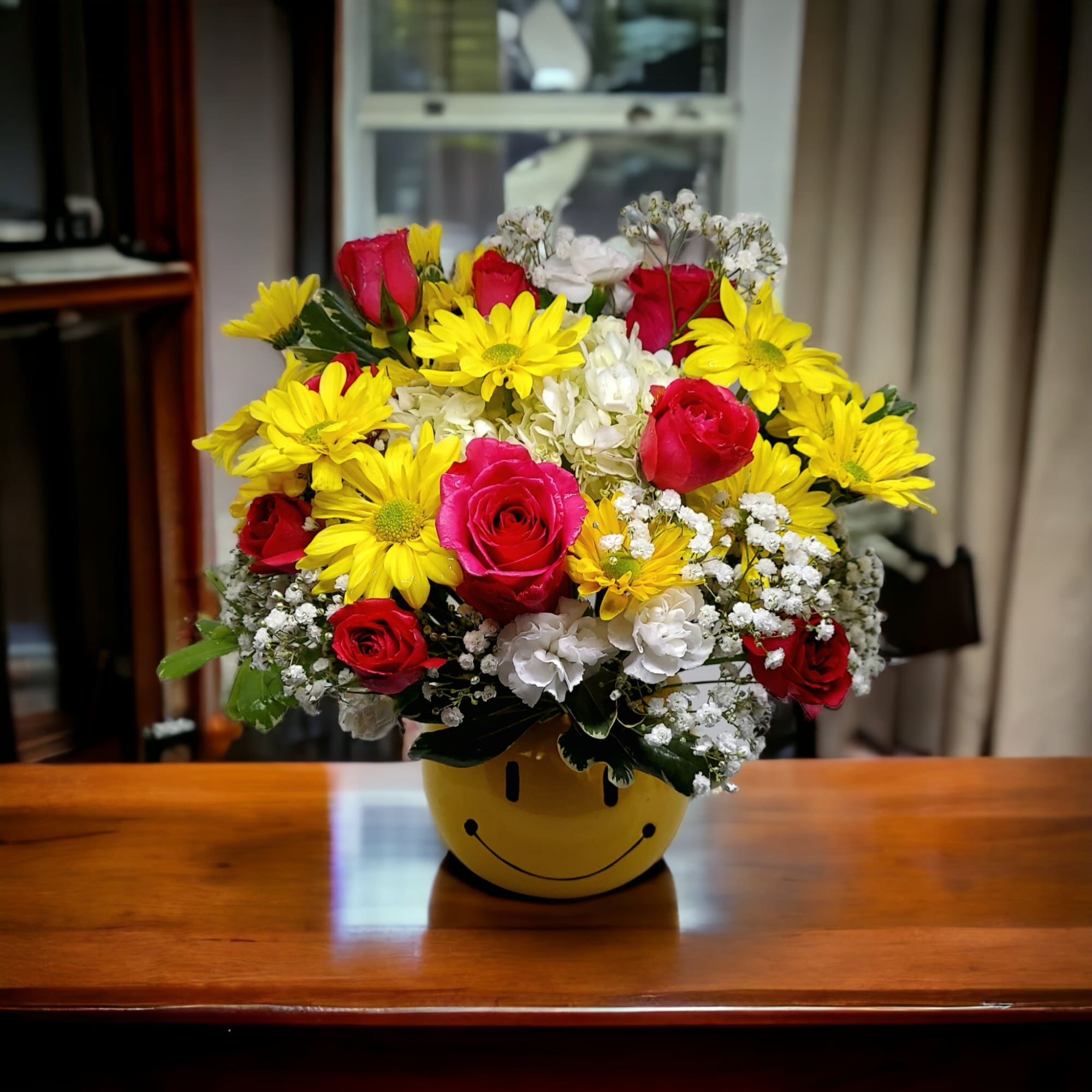 &quot;MADE U SMILE&quot; will surely lift up their day! Bright and cheery