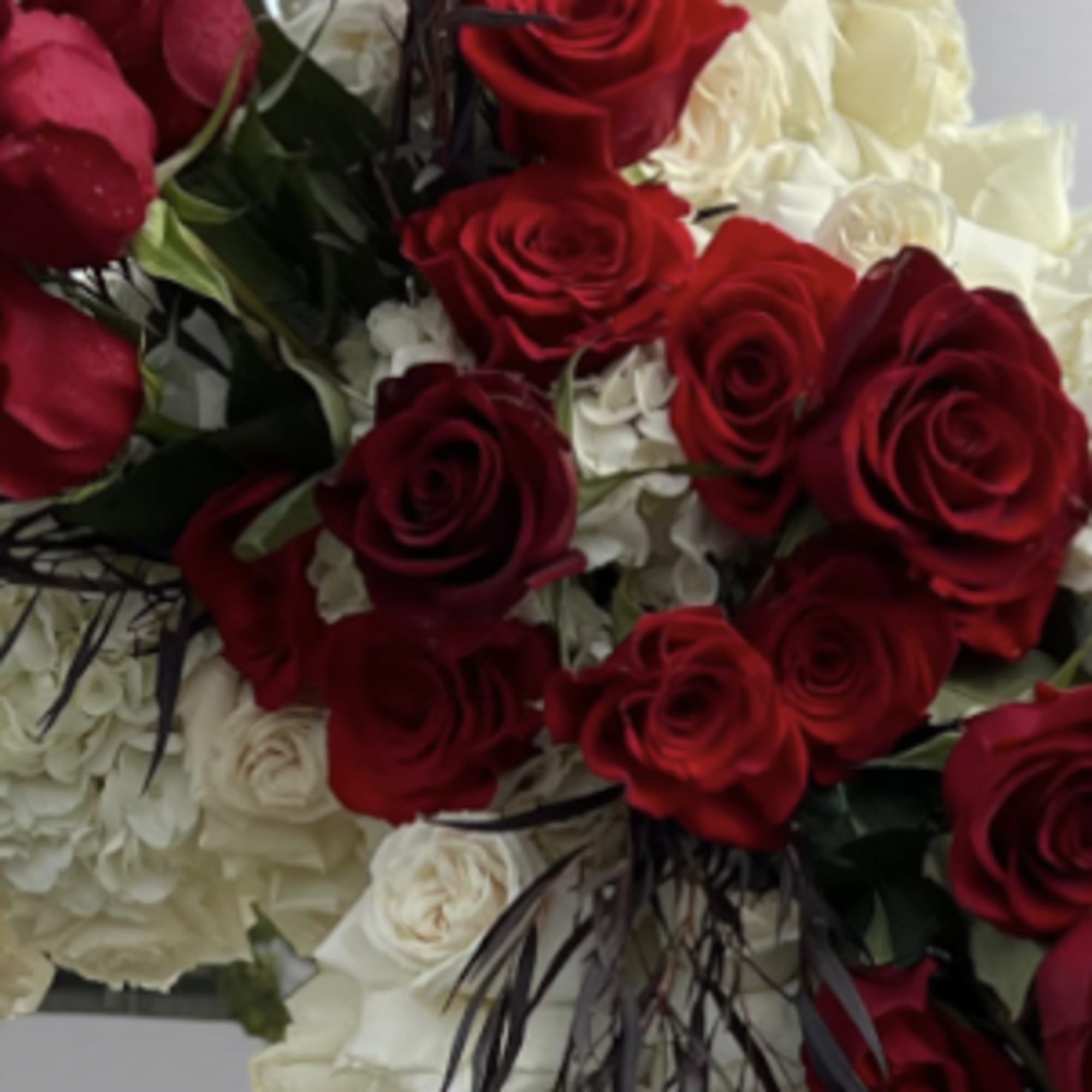 Bring beauty to your love ones with an elegant funeral arrangement, presented