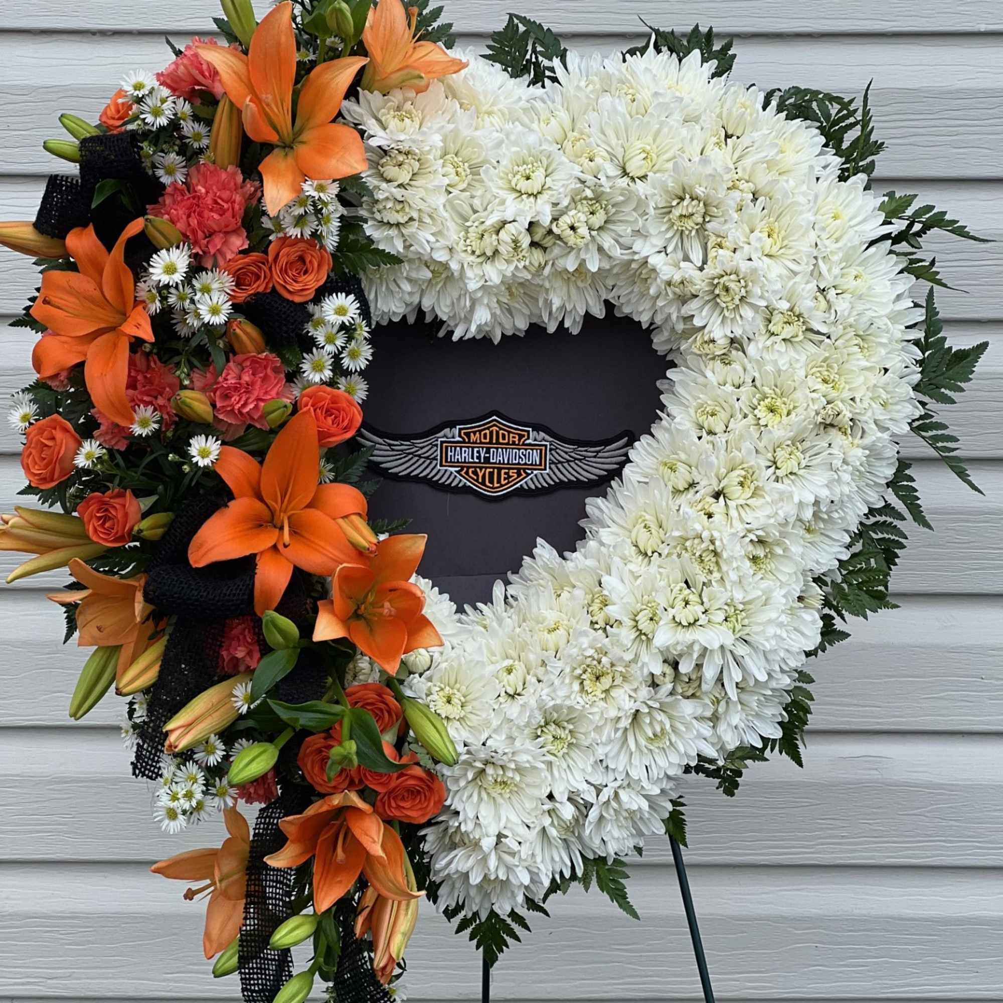 A loving tribute to honor your biker.

(Color choice can be customized)

18&#039;&#039; heart