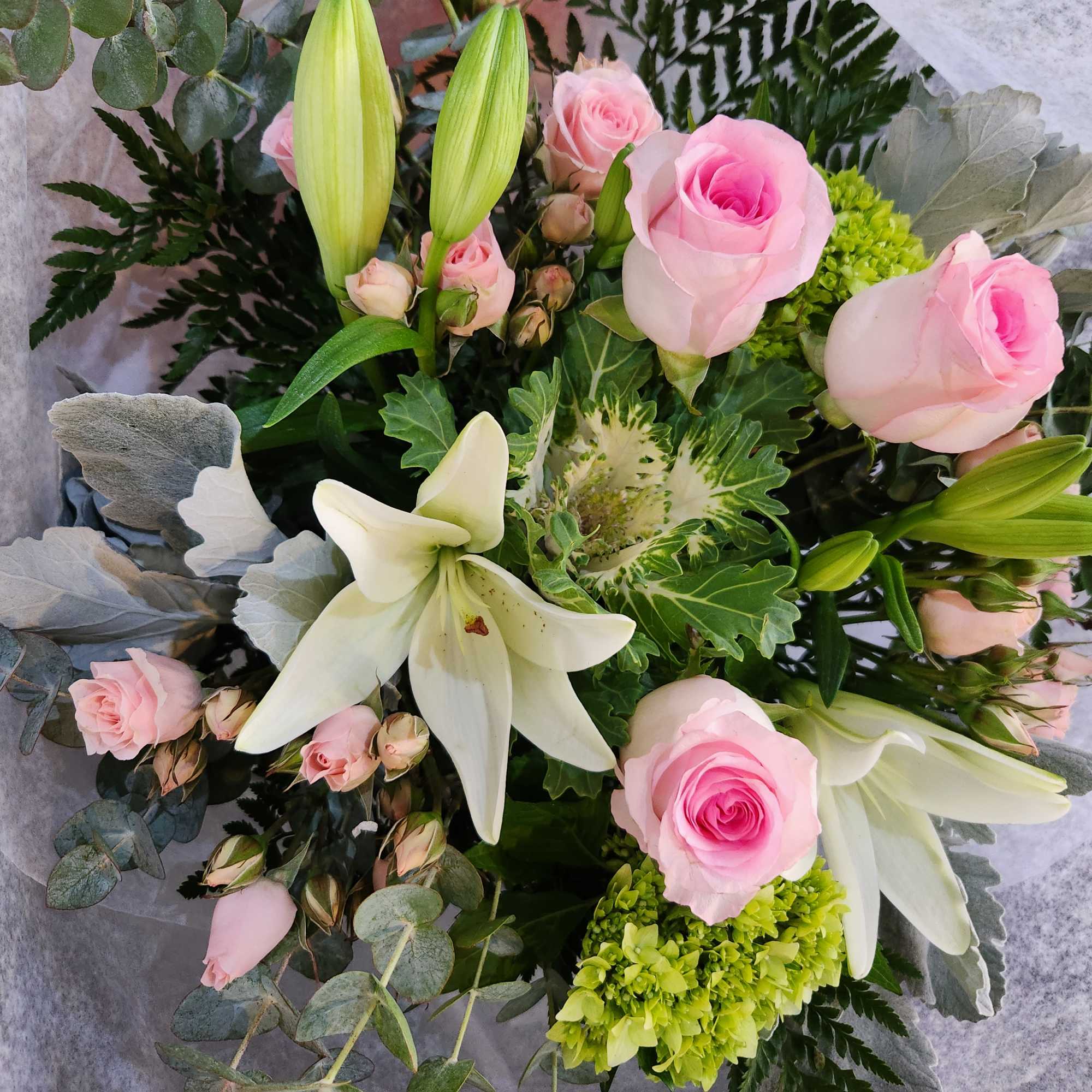 Designers choice in a loose and wild bouquet