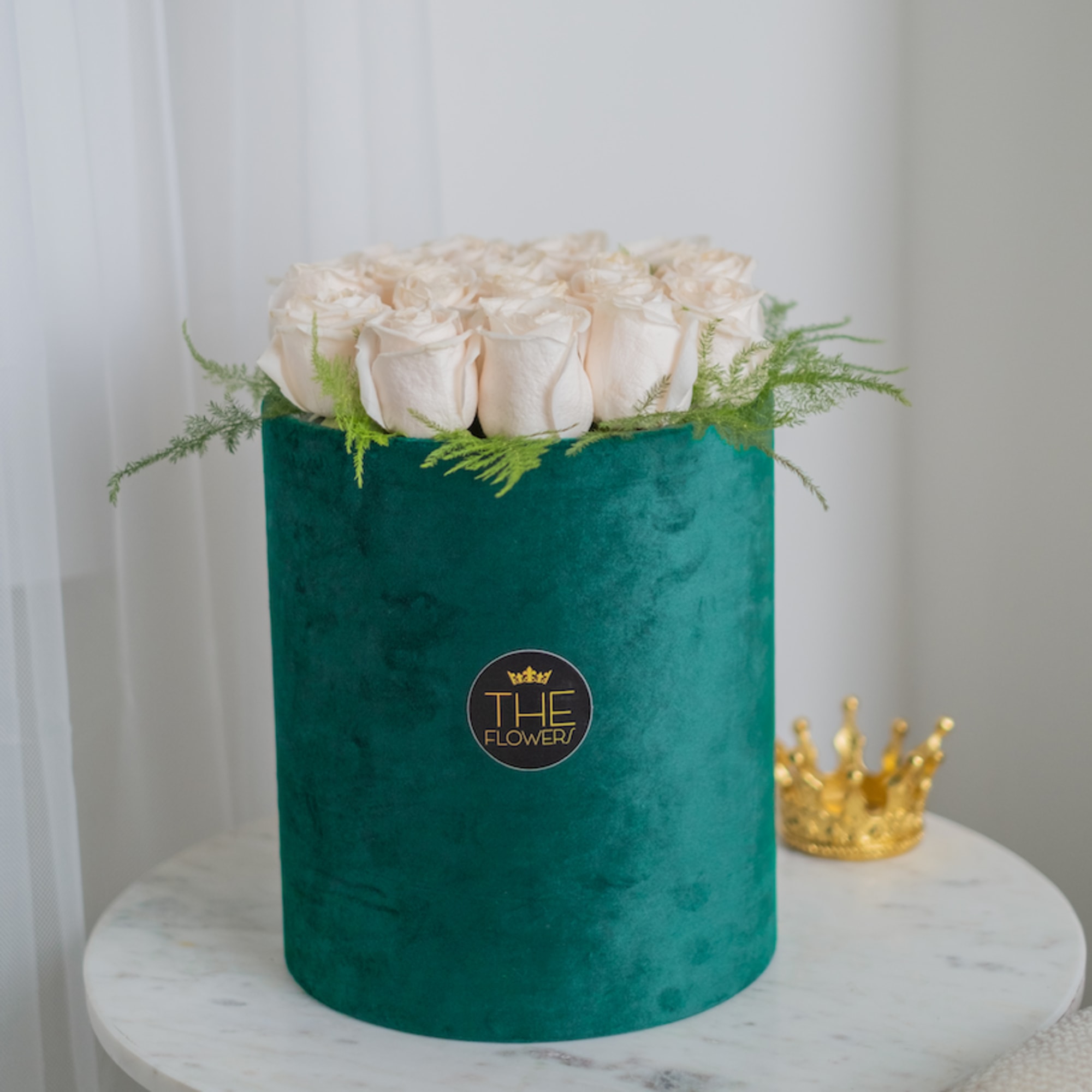 Our luxury box of white roses is a win-win option as all