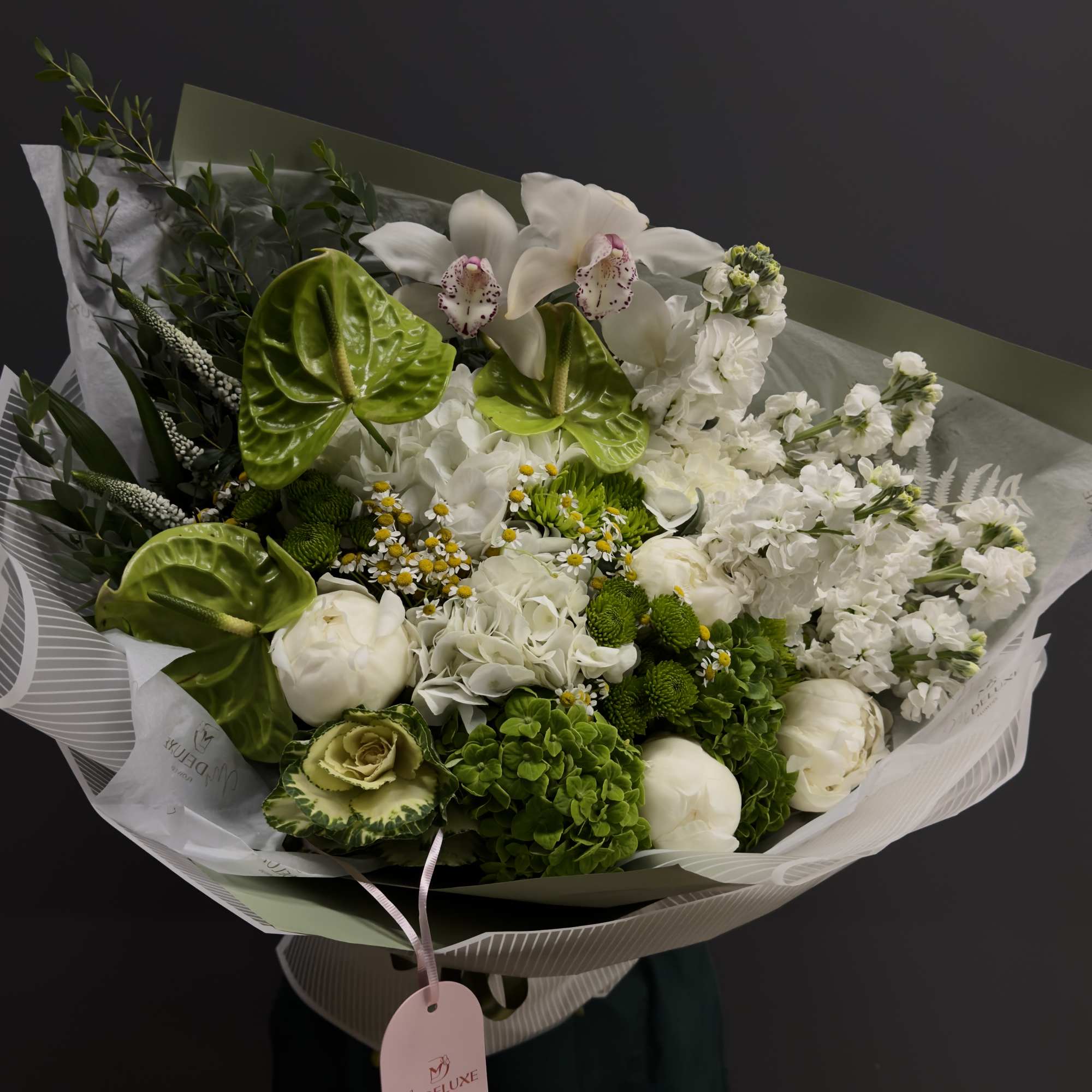 Flowers will delivered approximately as pictured
