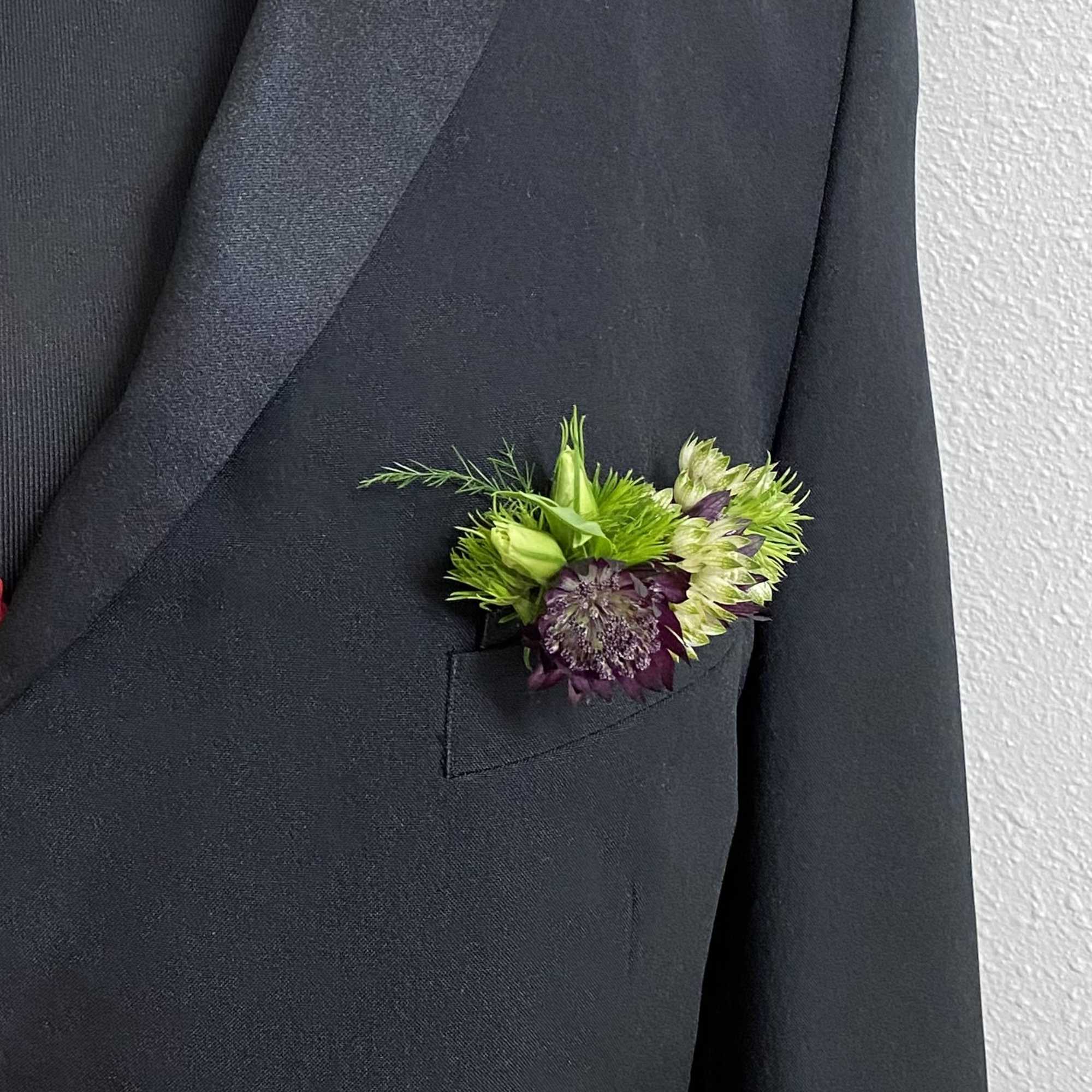 The new age in Boutonni&egrave;res, the pocket Boutonniere.  As long as