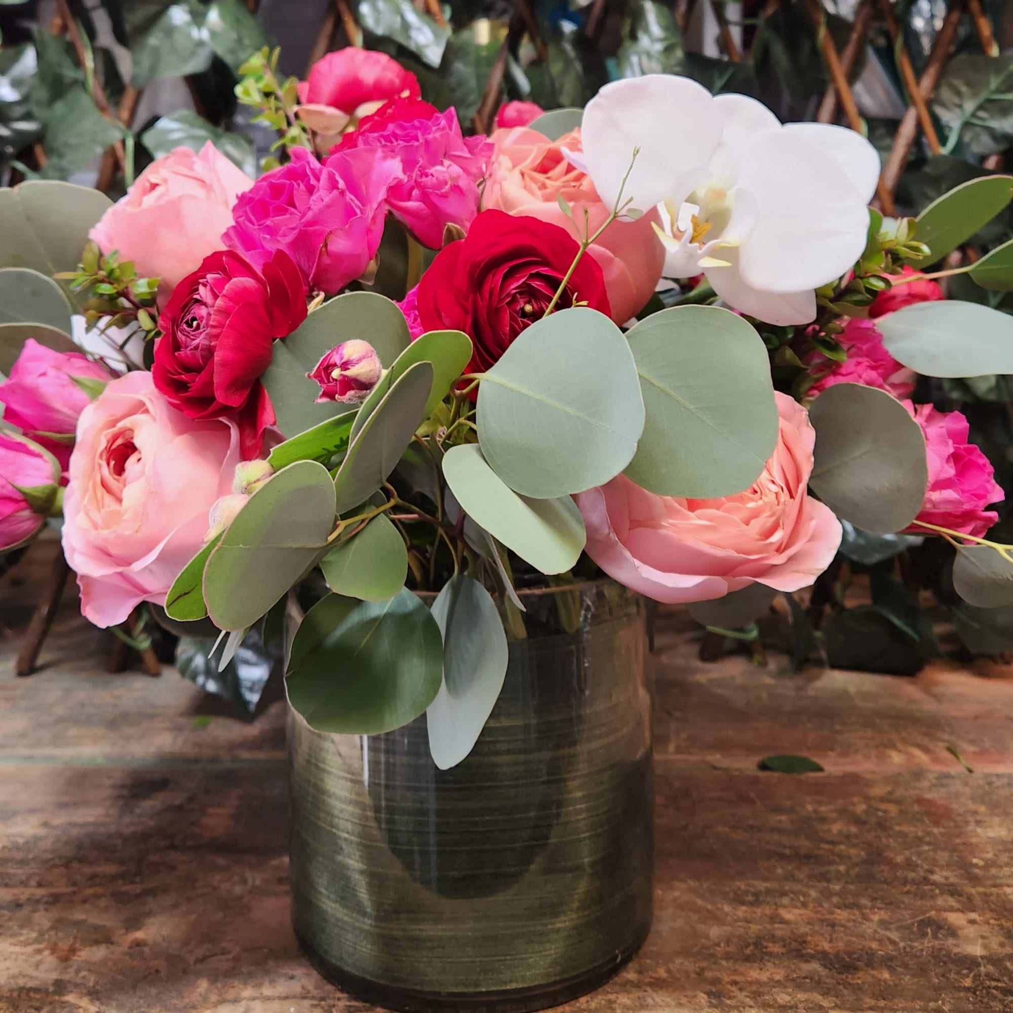An open and lively assortment of beautiful mixture of roses with a An open and lively assortment of beautiful mixture of roses with a