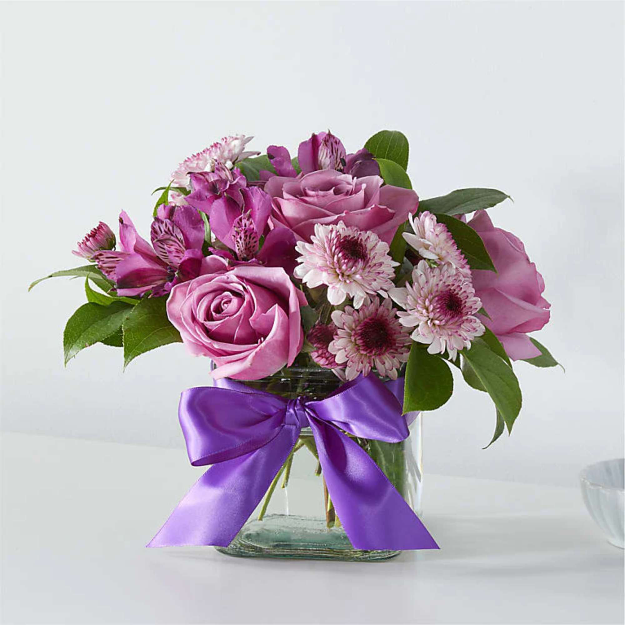 SUGARPLUM BOUQUET
Make anyone feel special with this lovely arrangement of sweet blooms.
Please SUGARPLUM BOUQUET
Make anyone feel special with this lovely arrangement of sweet blooms.
Please