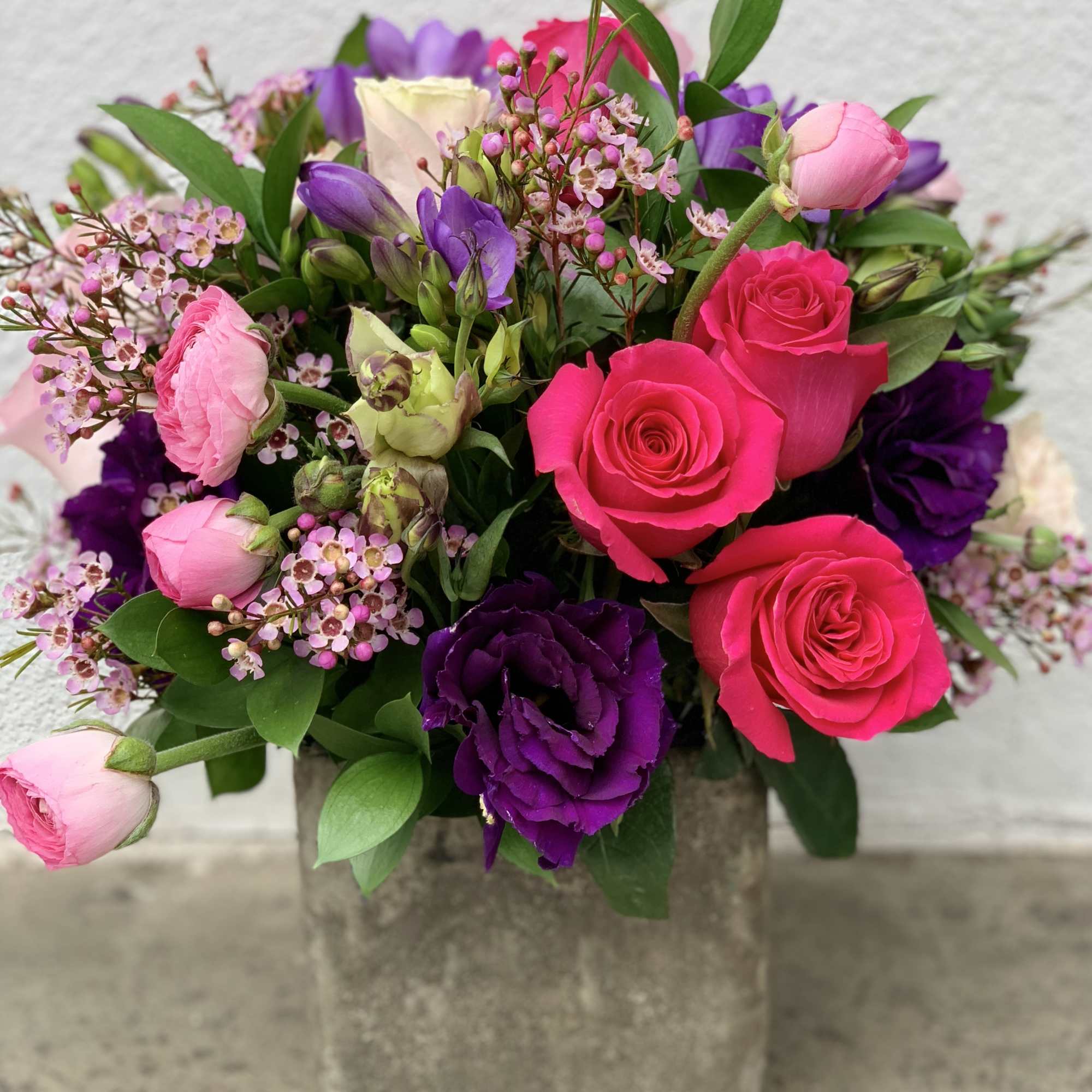 Rustic square vase 
with a beautiful color combination of purple and pink