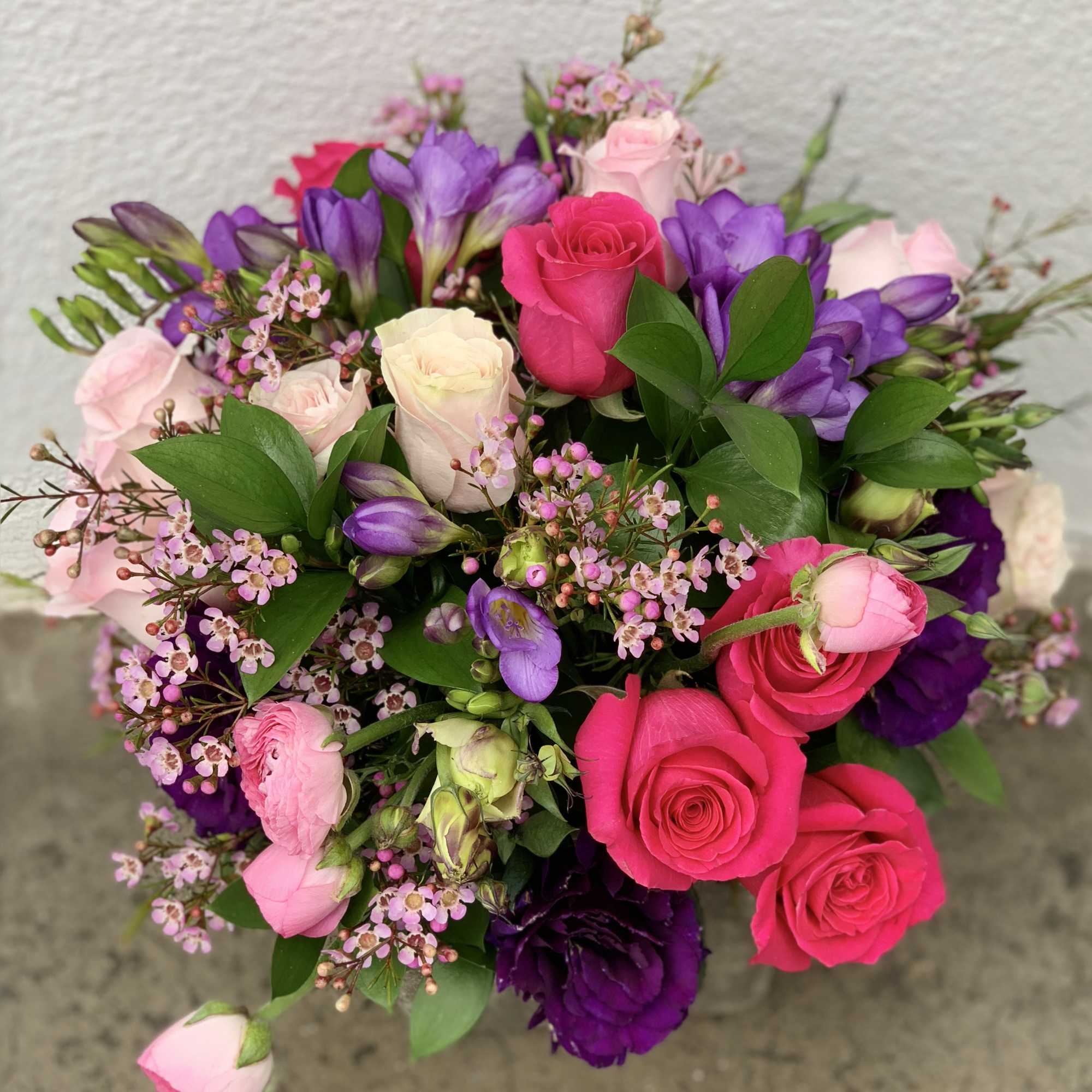 Rustic square vase 
with a beautiful color combination of purple and pink