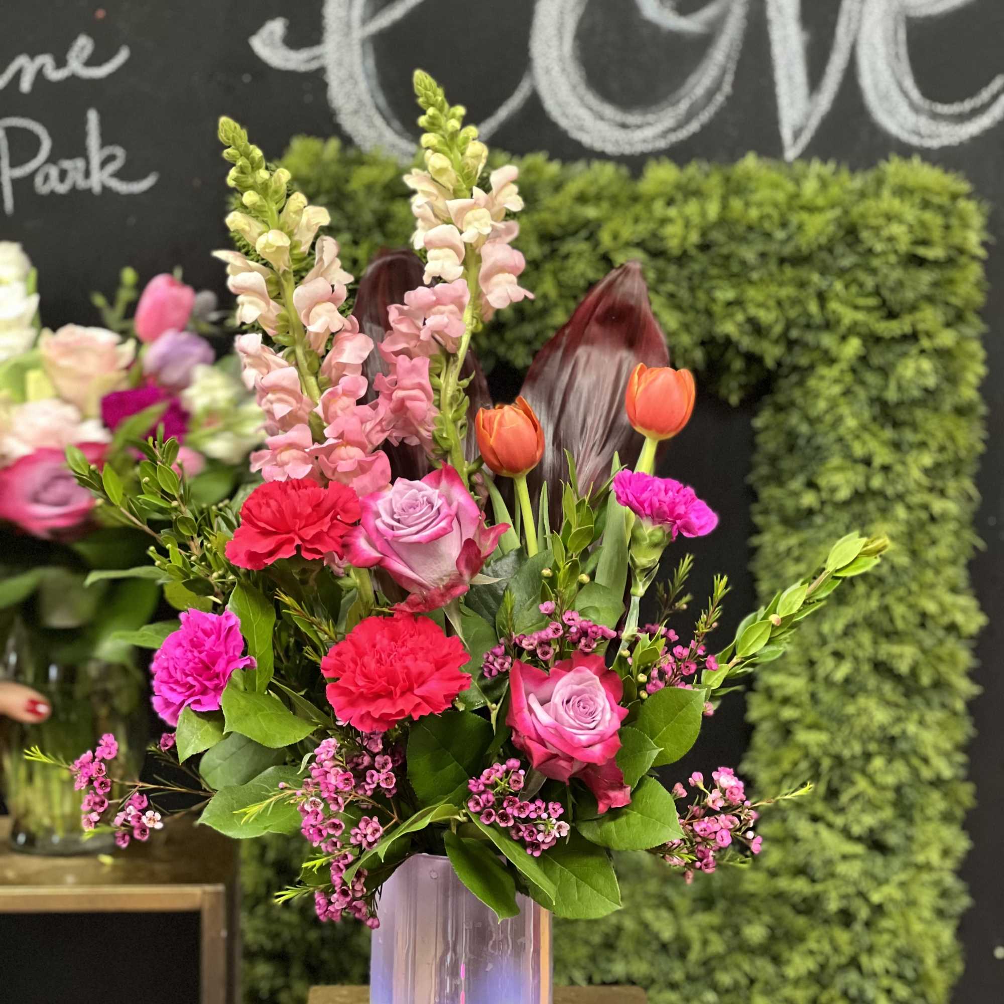 This Bouquet create with 2 of each flowers(  snapdragons, roses and