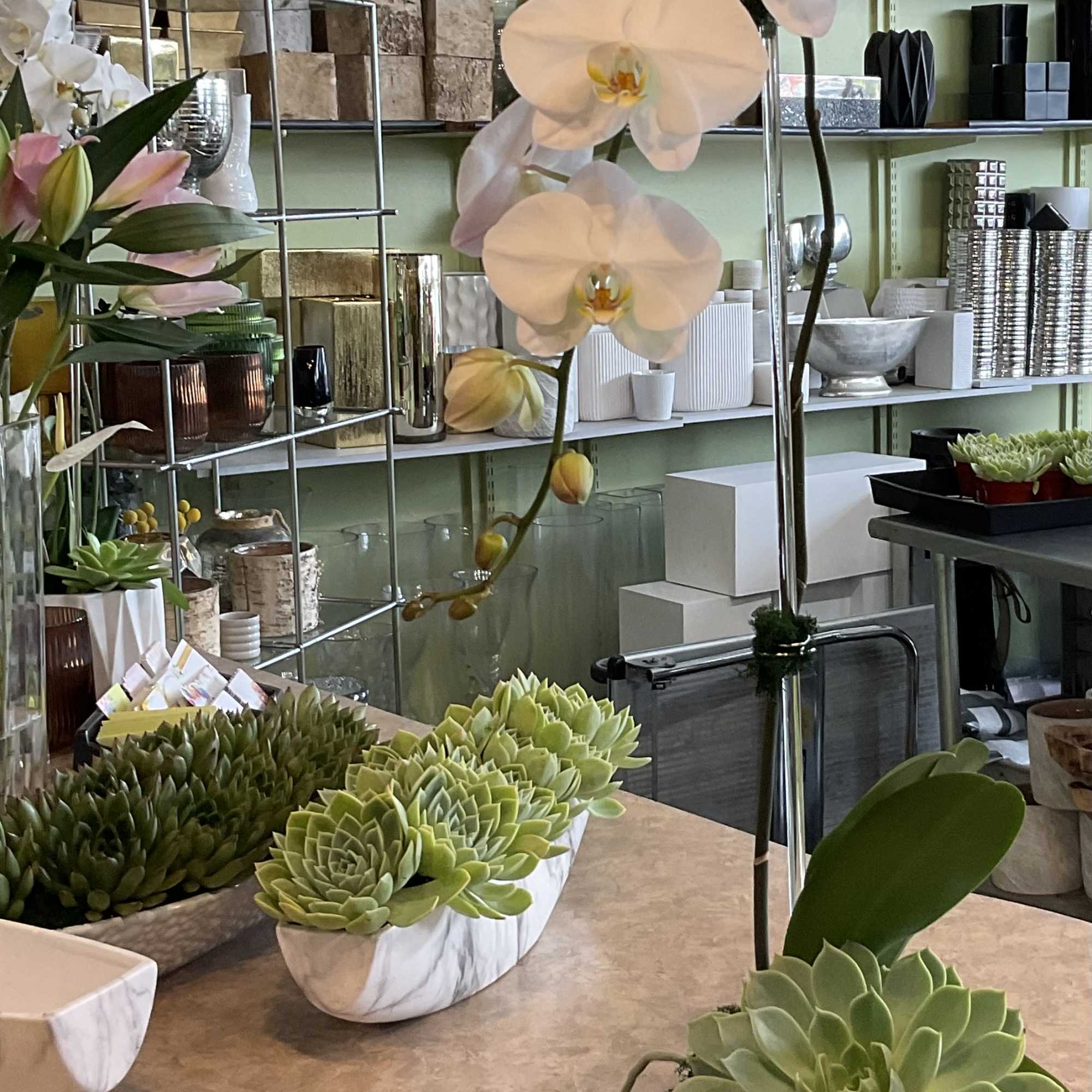 Elevate your space with effortless elegance from your local Los Angeles Florist.