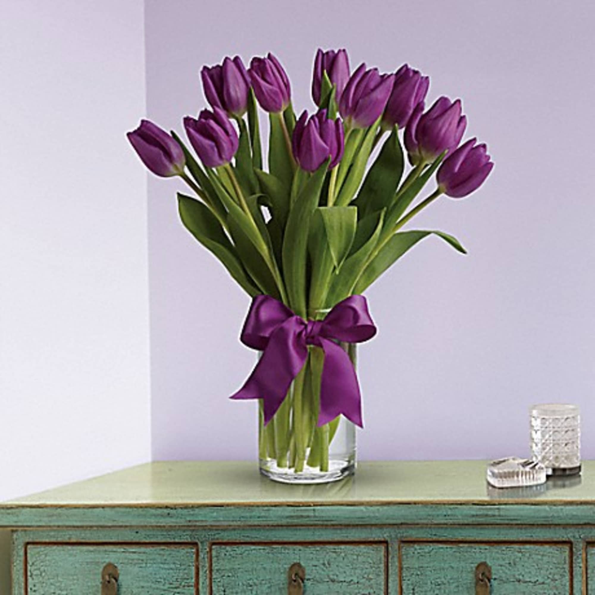 For anyone who&#039;s passionate about purple, this majestic arrangement of the prettiest