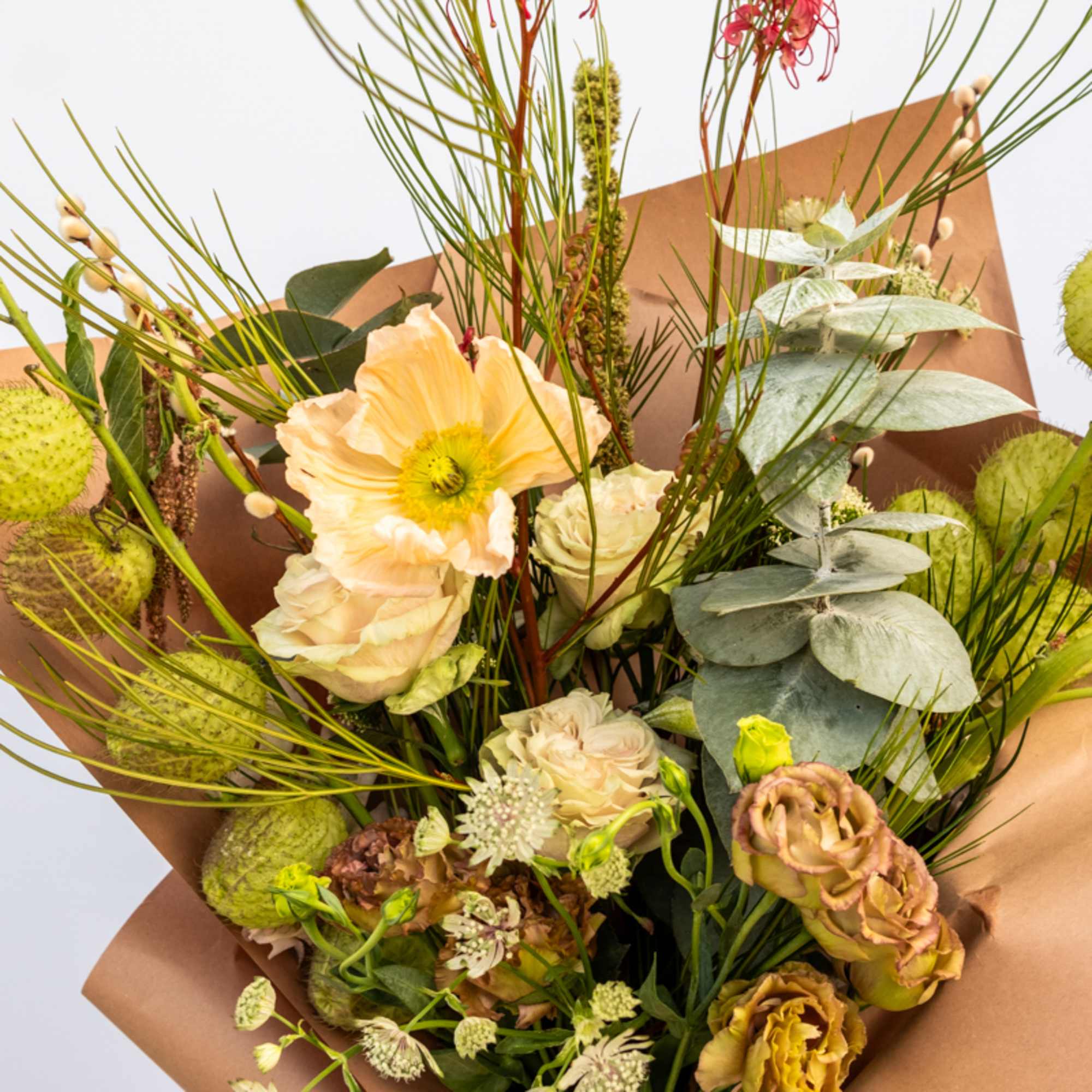 Behold our grand and divine hand-tied flower arrangement intimately boasting a resplendent