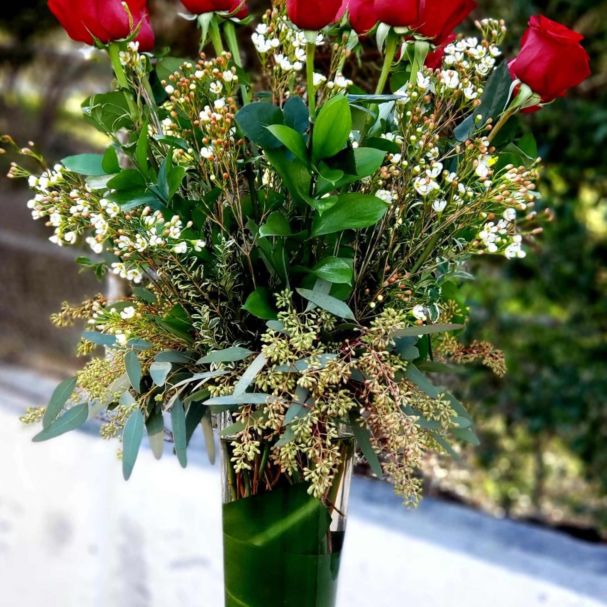 Ignite LA&#039;s Spark with Joyful Blooms: A Lush &amp; Towering Symphony (Santa