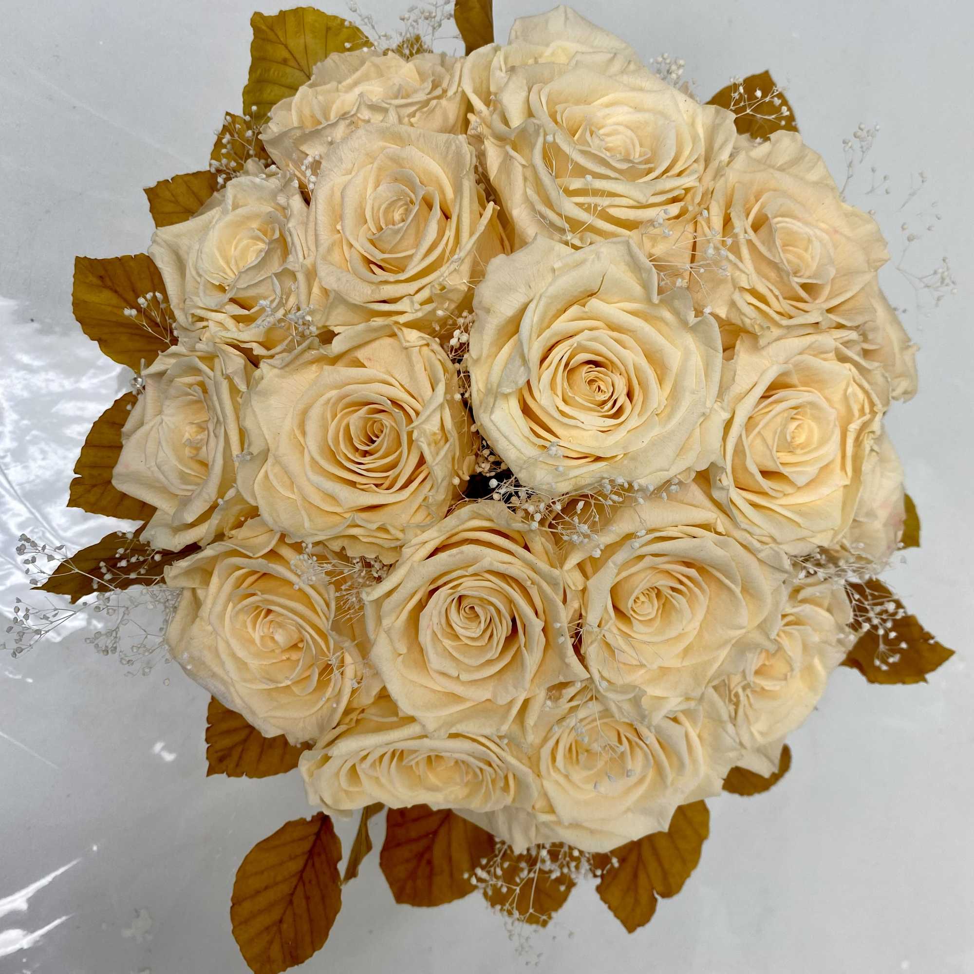 20 soft and romantic, forever lasting roses in an elegant brushed gold
