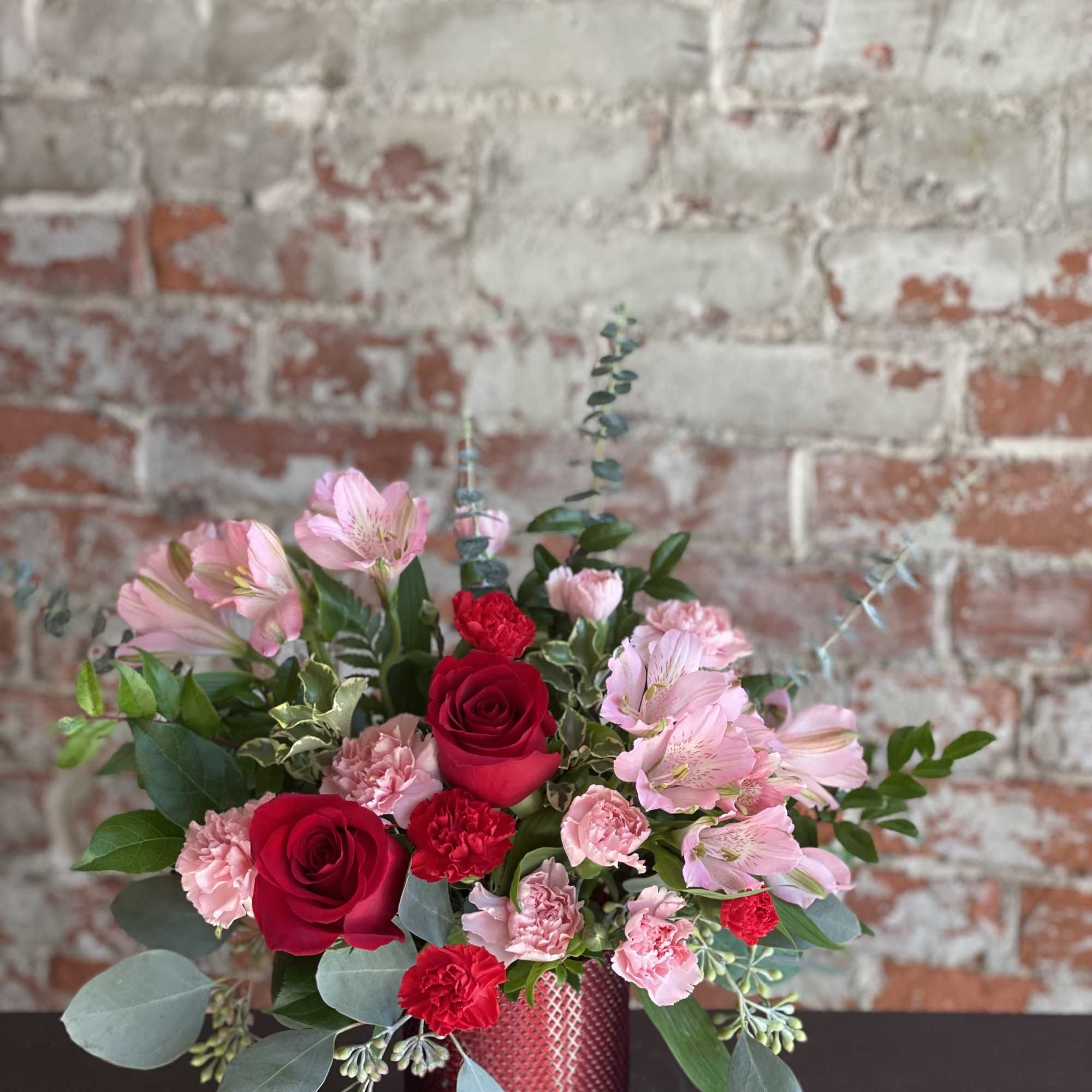 Embossed with an elegant diamond pattern and shimmering with a pearlescent finish