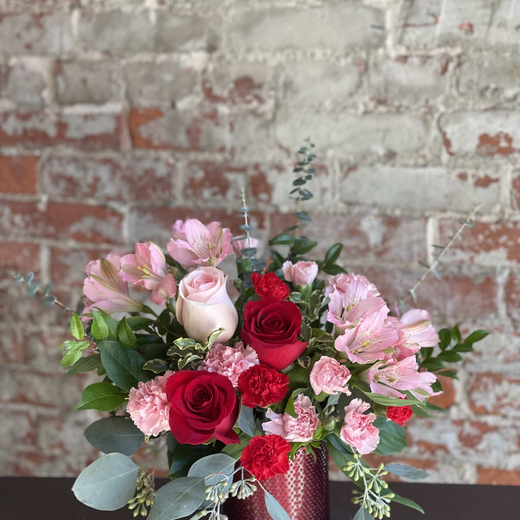 Embossed with an elegant diamond pattern and shimmering with a pearlescent finish