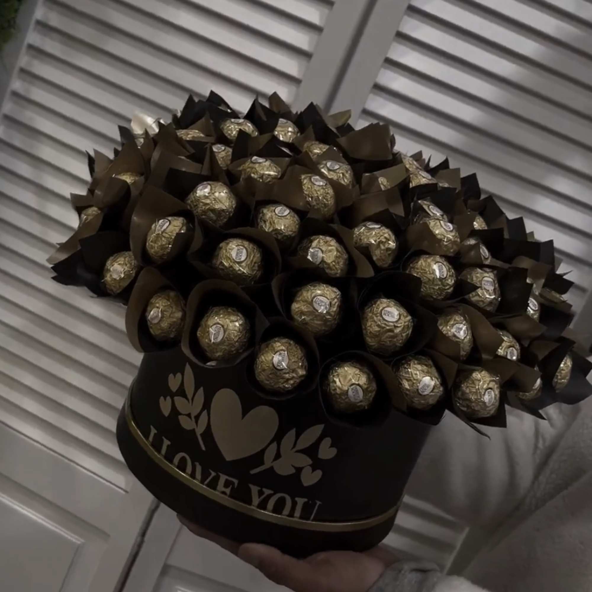 Ferreros in a love box with unique style to show love to