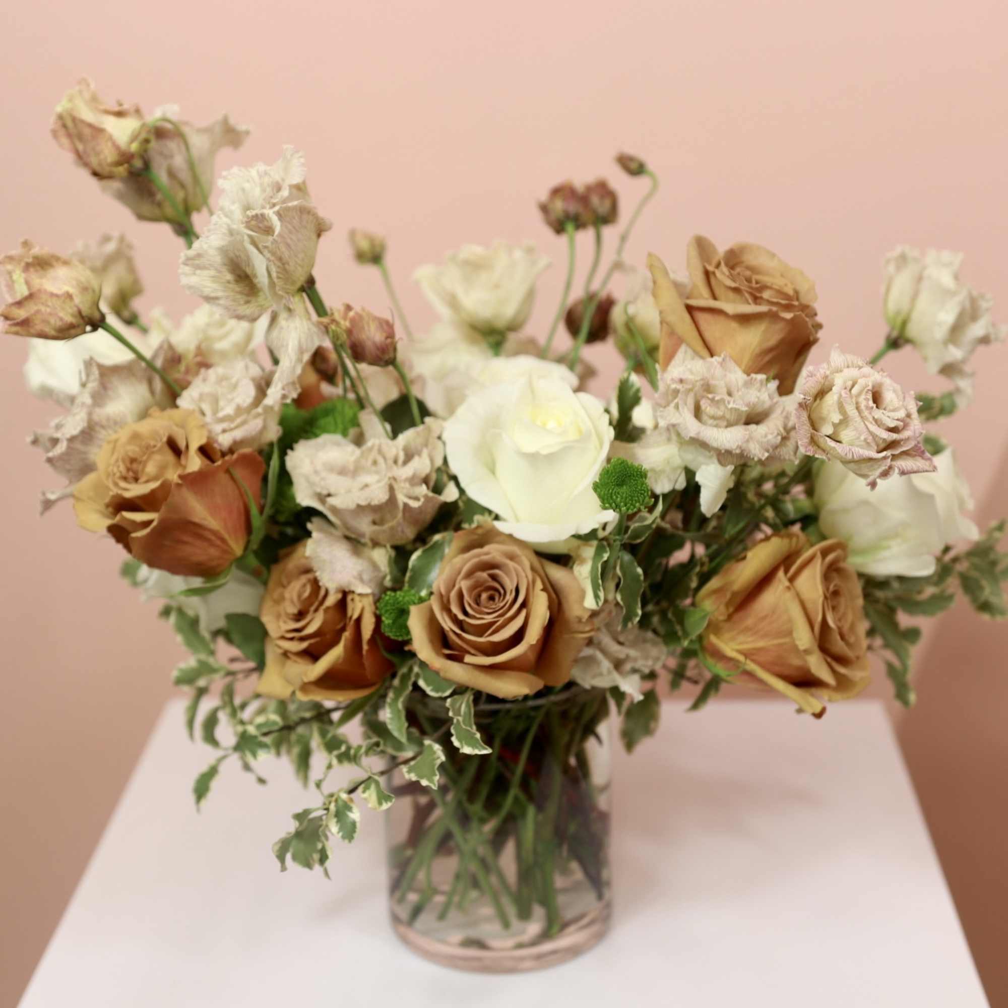 Introducing 'Honey' – a floral masterpiece that embodies elegance and luxury. This Introducing 'Honey' – a floral masterpiece that embodies elegance and luxury. This