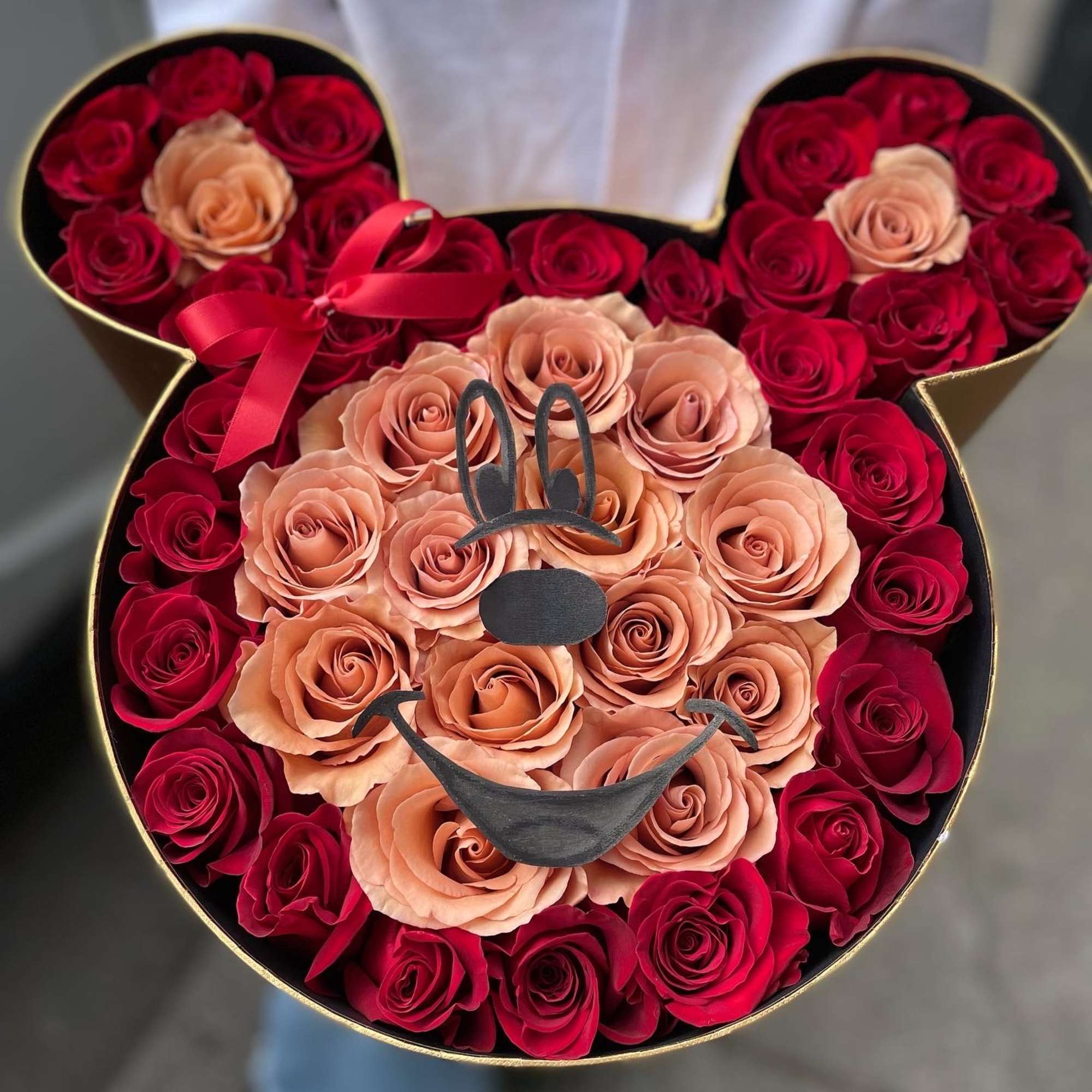 The photo shows a standard size.
 The photo shows a standard size.