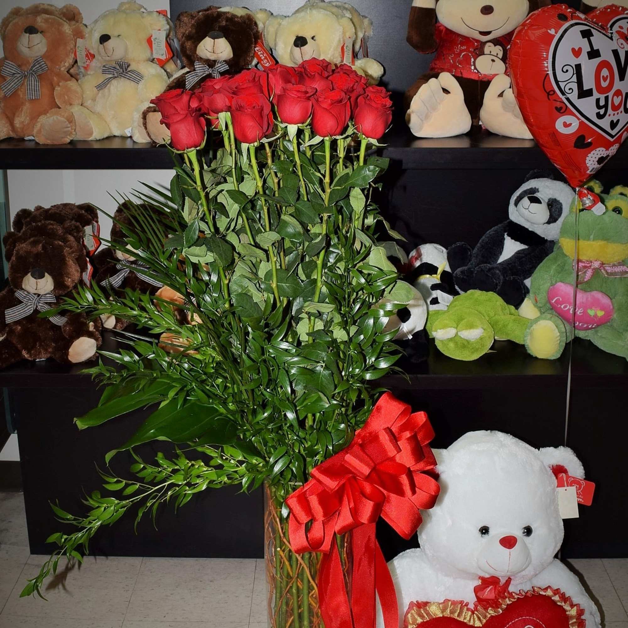 24 RED ROSES EXTRA LARGE STEMS
JUST ROSES NO INCLUDE BEAR
AS SIMILAR AS