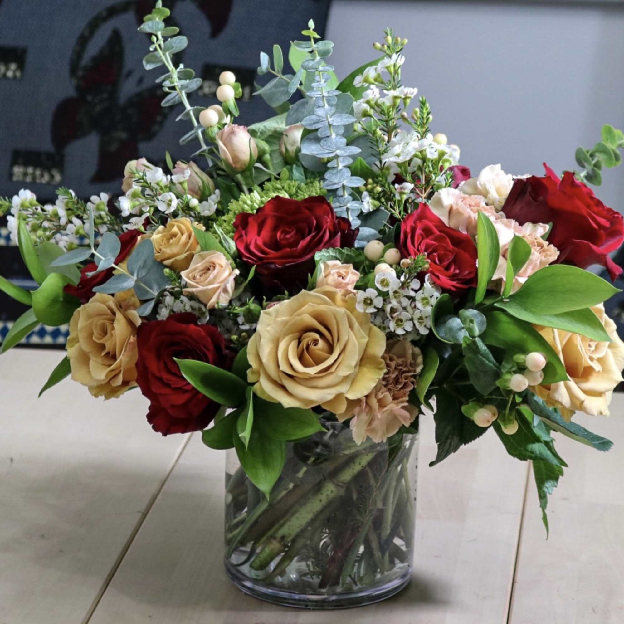 Elevate your love with the perfect vase arrangement that blends elegance and Elevate your love with the perfect vase arrangement that blends elegance and