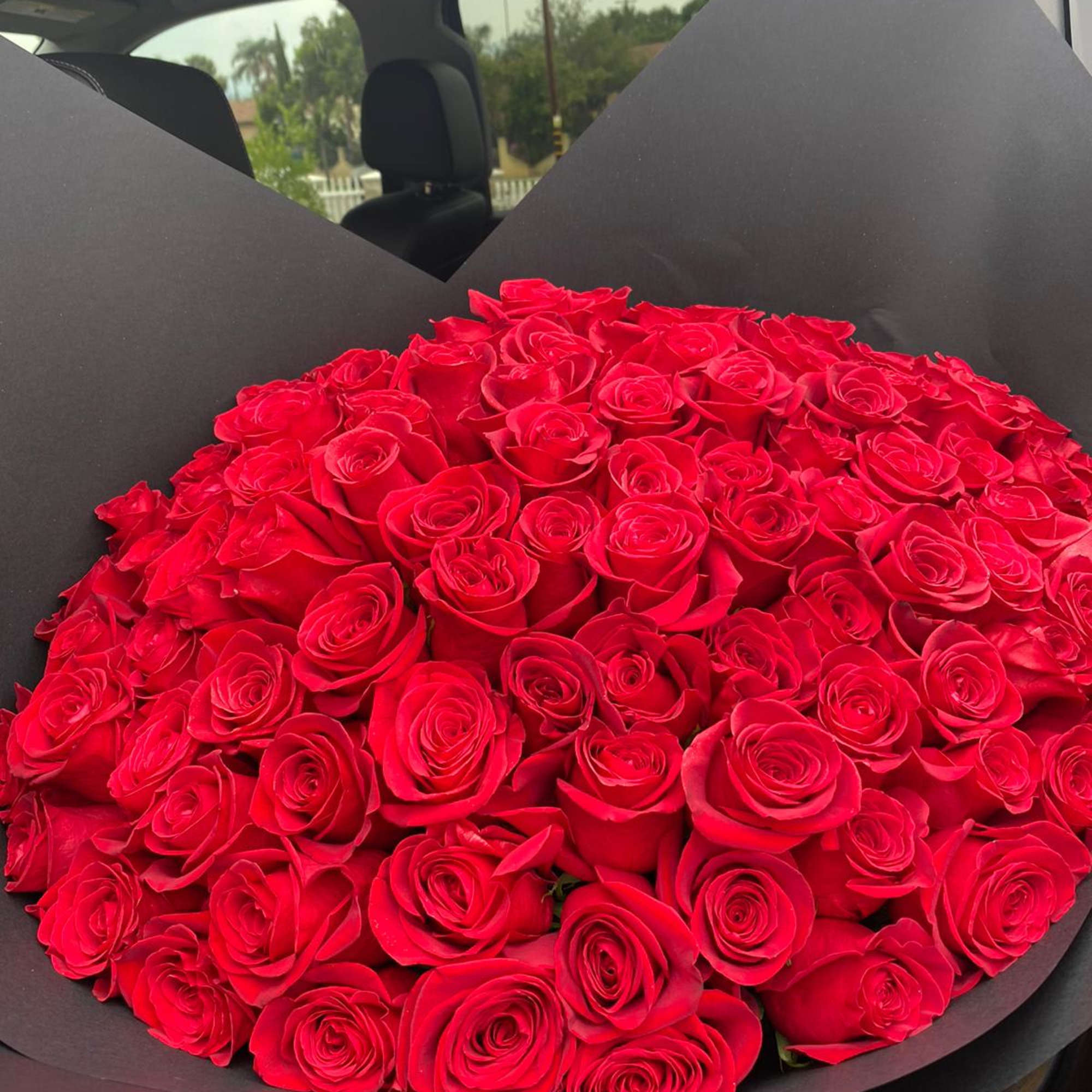 100 Beautiful Long Steams  Red Roses, wrap with Black Paper, and