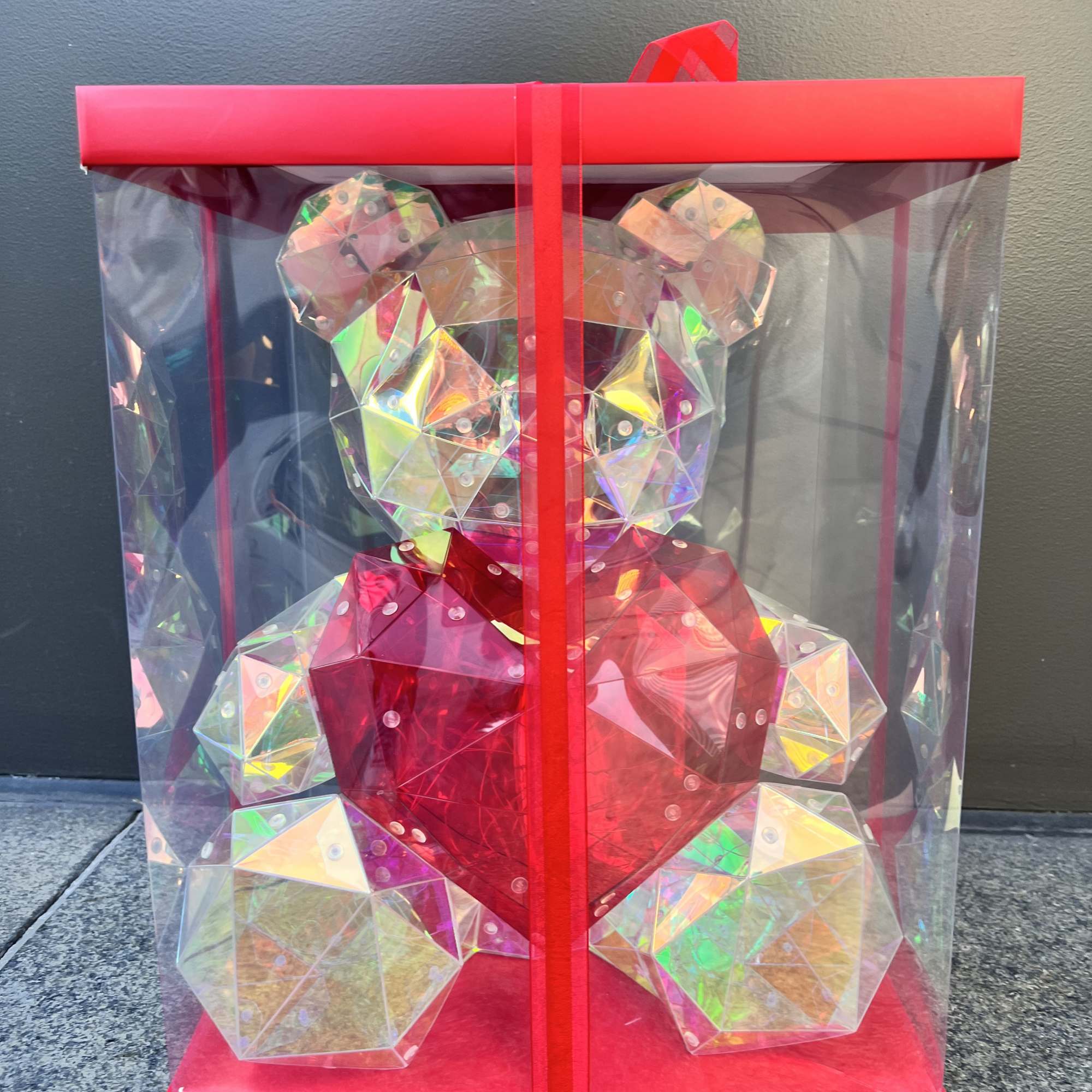 LED Crystal Heart Teddy Bear with USB Plug. Has 4 different functions.