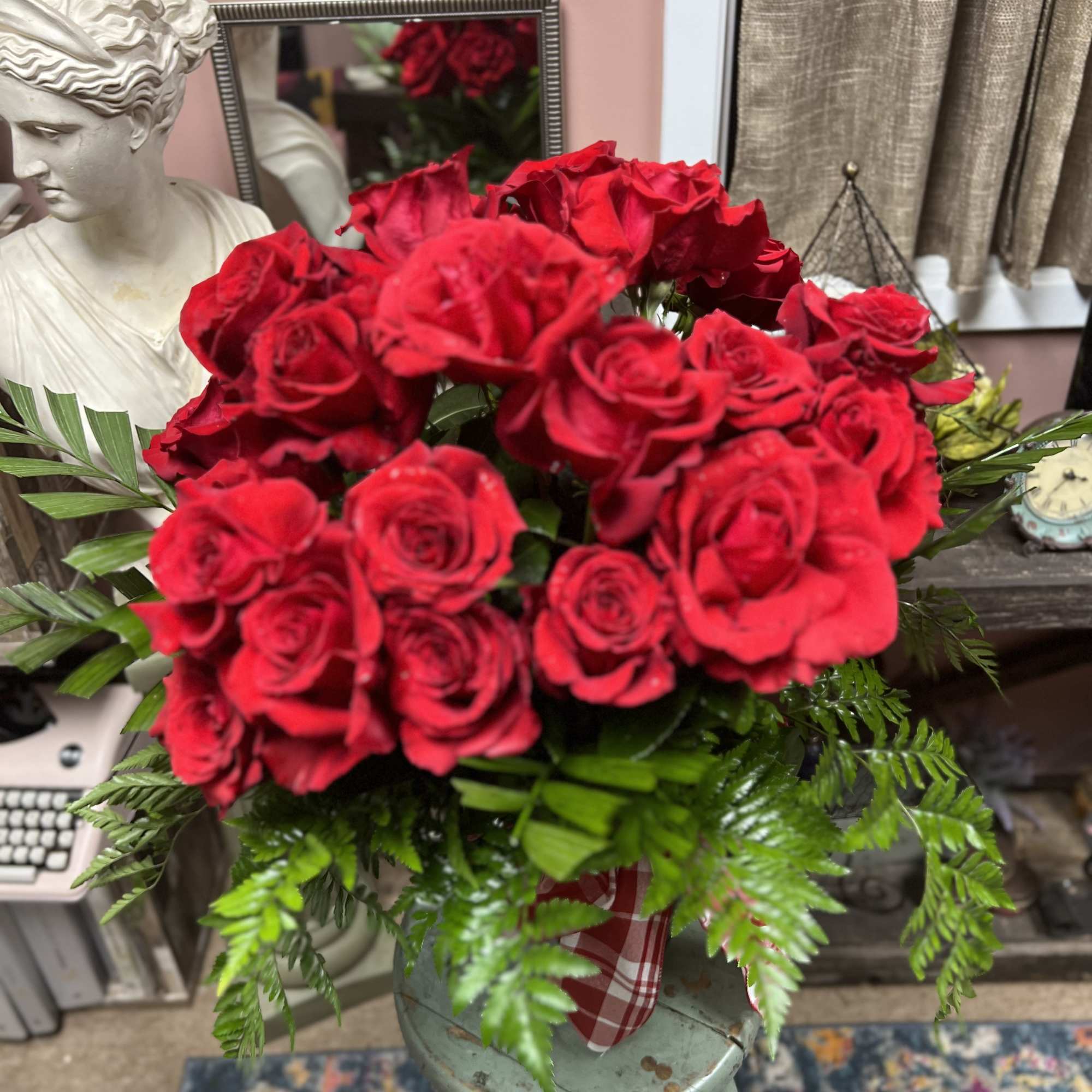 Choice of 12, 24 or 36 Red Freedom Roses in Clear vase