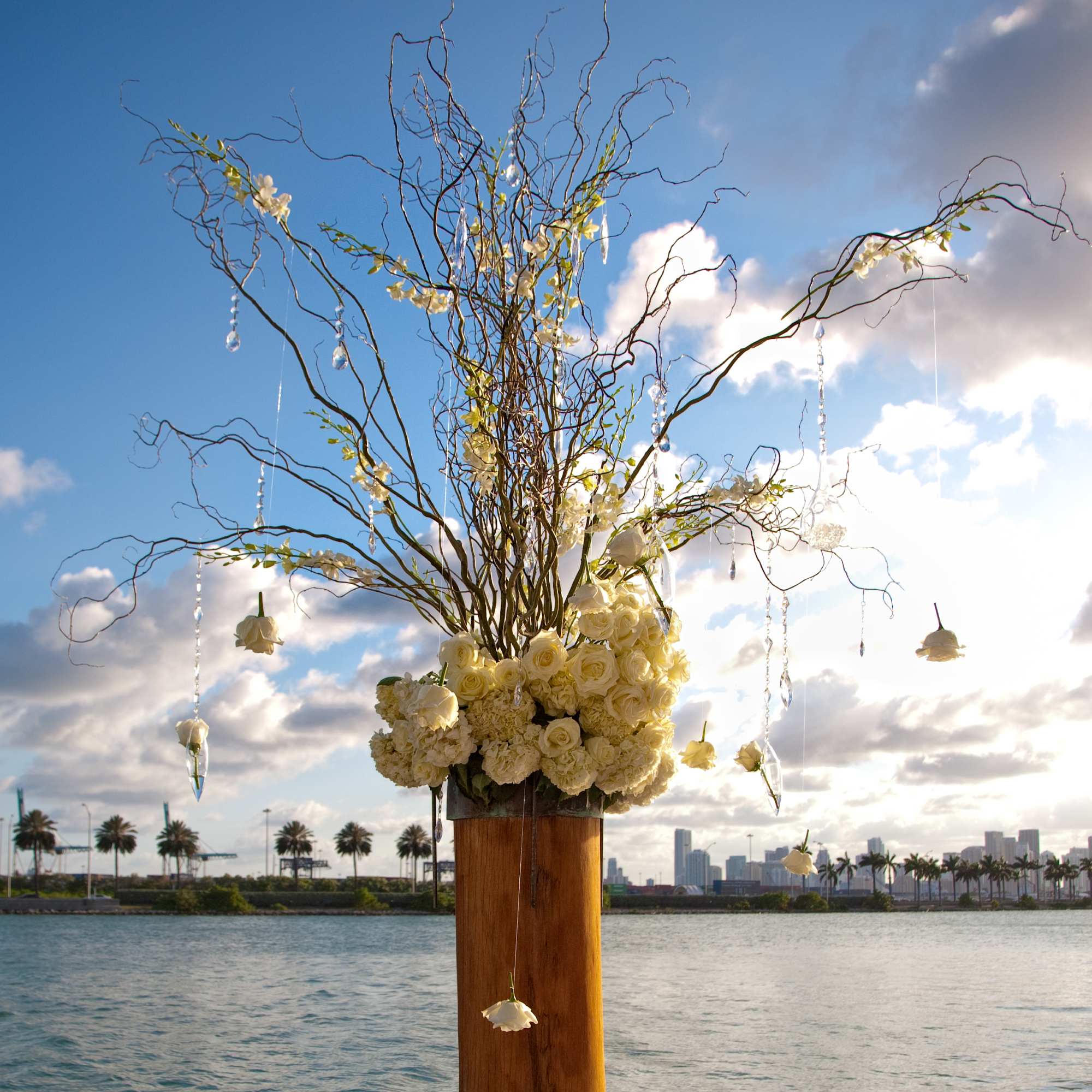 Arrangements for weddings, arches, centerpieces, bride's bouquet, salon's decor (price may change Arrangements for weddings, arches, centerpieces, bride's bouquet, salon's decor (price may change