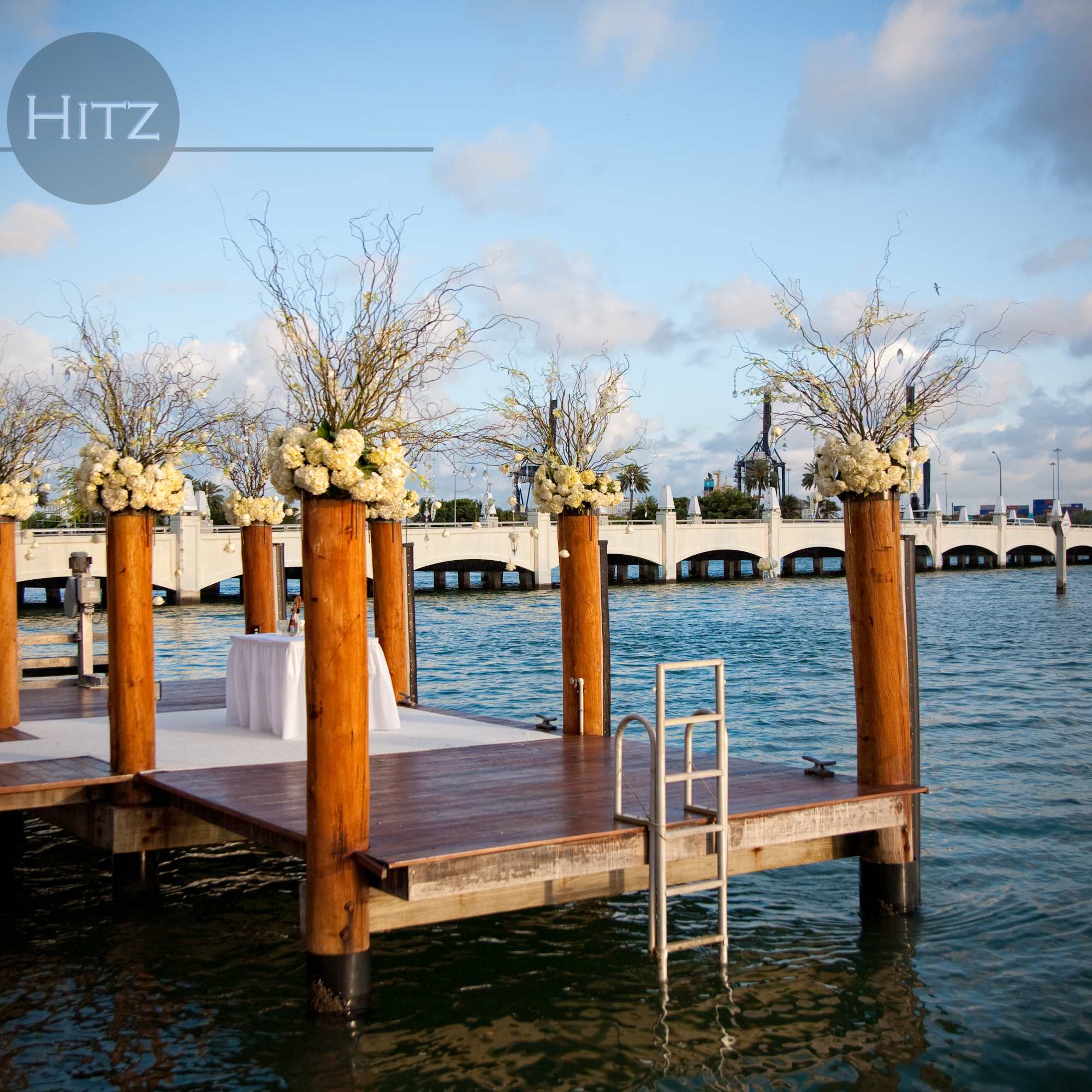 Arrangements for weddings, arches, centerpieces, bride's bouquet, salon's decor (price may change Arrangements for weddings, arches, centerpieces, bride's bouquet, salon's decor (price may change