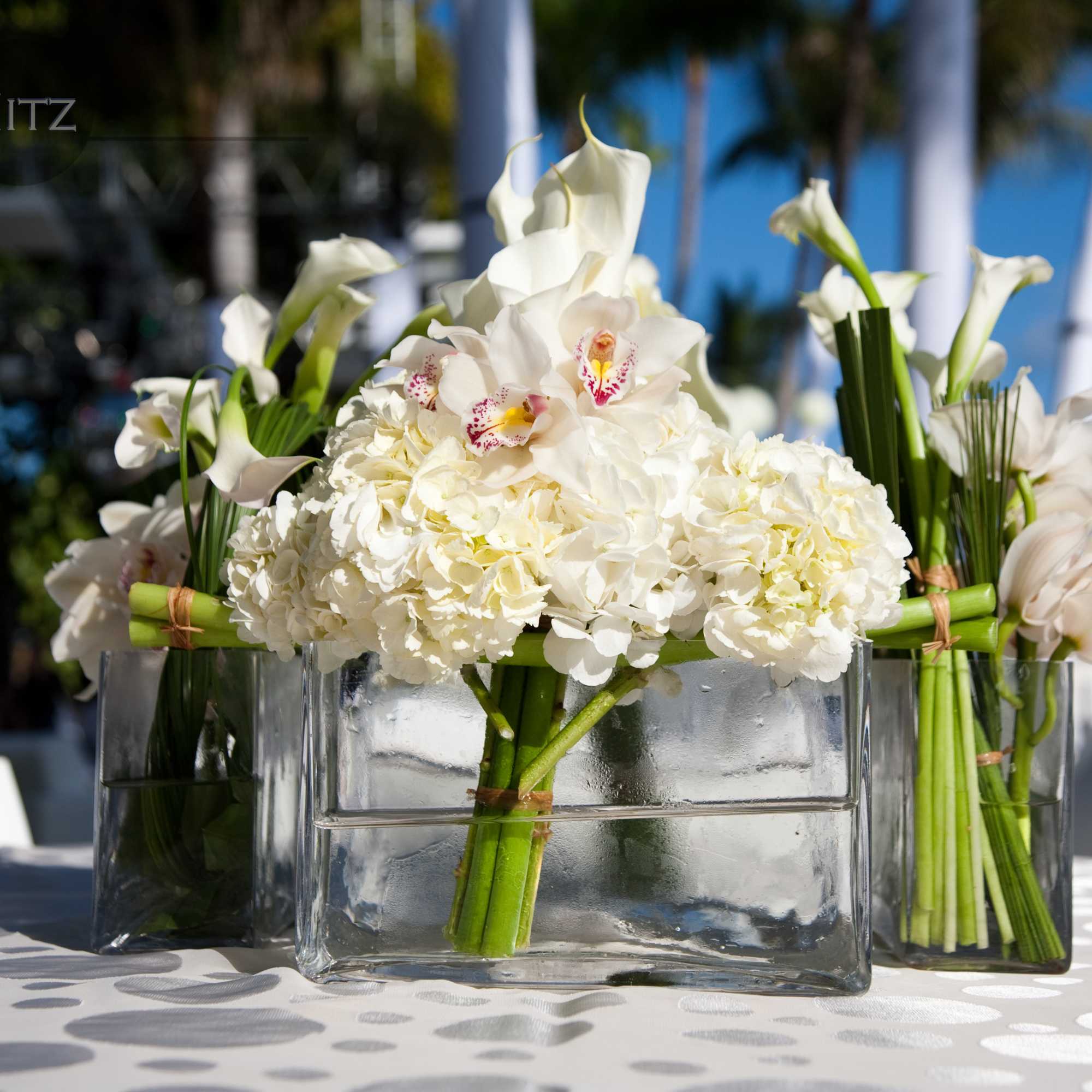 Arrangements for weddings, arches, centerpieces, bride's bouquet, salon's decor (price may change Arrangements for weddings, arches, centerpieces, bride's bouquet, salon's decor (price may change